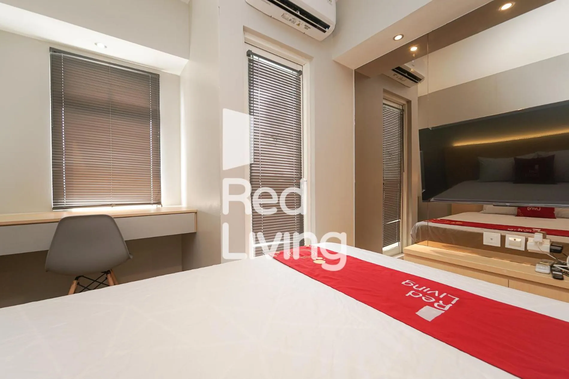 Bedroom, Bed in Redliving Apartemen Springlake Summarecon - MDH Rooms Tower Caldesia with Netflix
