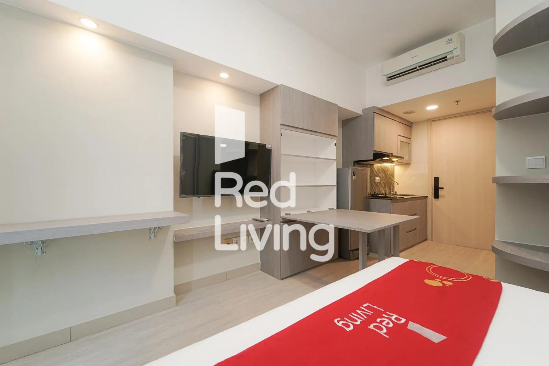 Bedroom in Redliving Apartemen Springlake Summarecon - MDH Rooms Tower Caldesia with Netflix