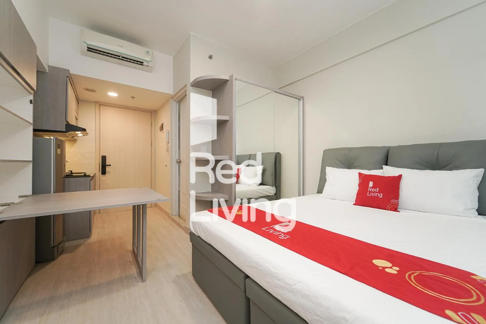 Bedroom, Bed in Redliving Apartemen Springlake Summarecon - MDH Rooms Tower Caldesia with Netflix