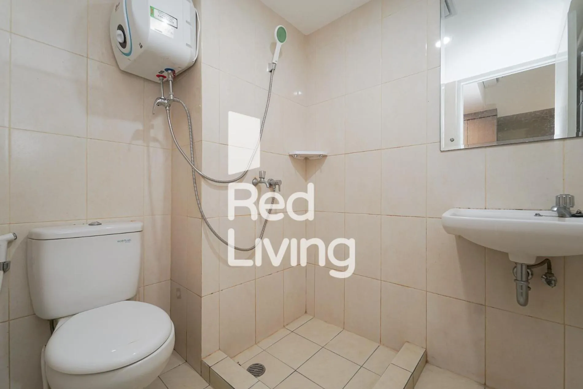 Bathroom in Redliving Apartemen Springlake Summarecon - MDH Rooms Tower Caldesia with Netflix