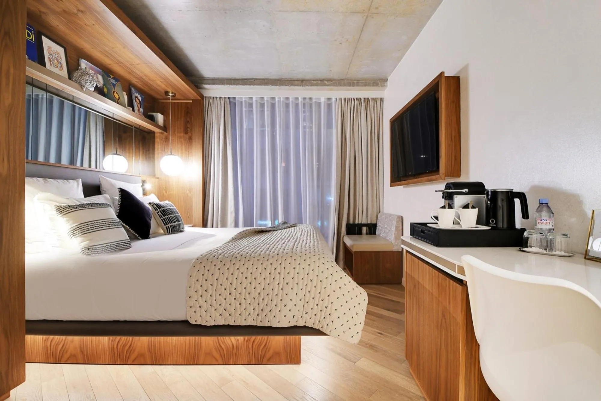 Bedroom, Bed in CARD Hôtel