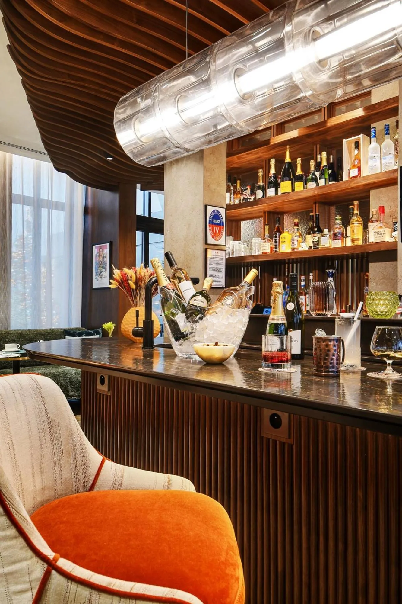 Lounge or bar in CARD Hôtel