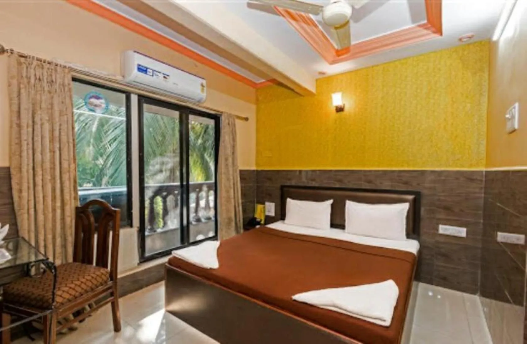 Bed in Hotel classic residency