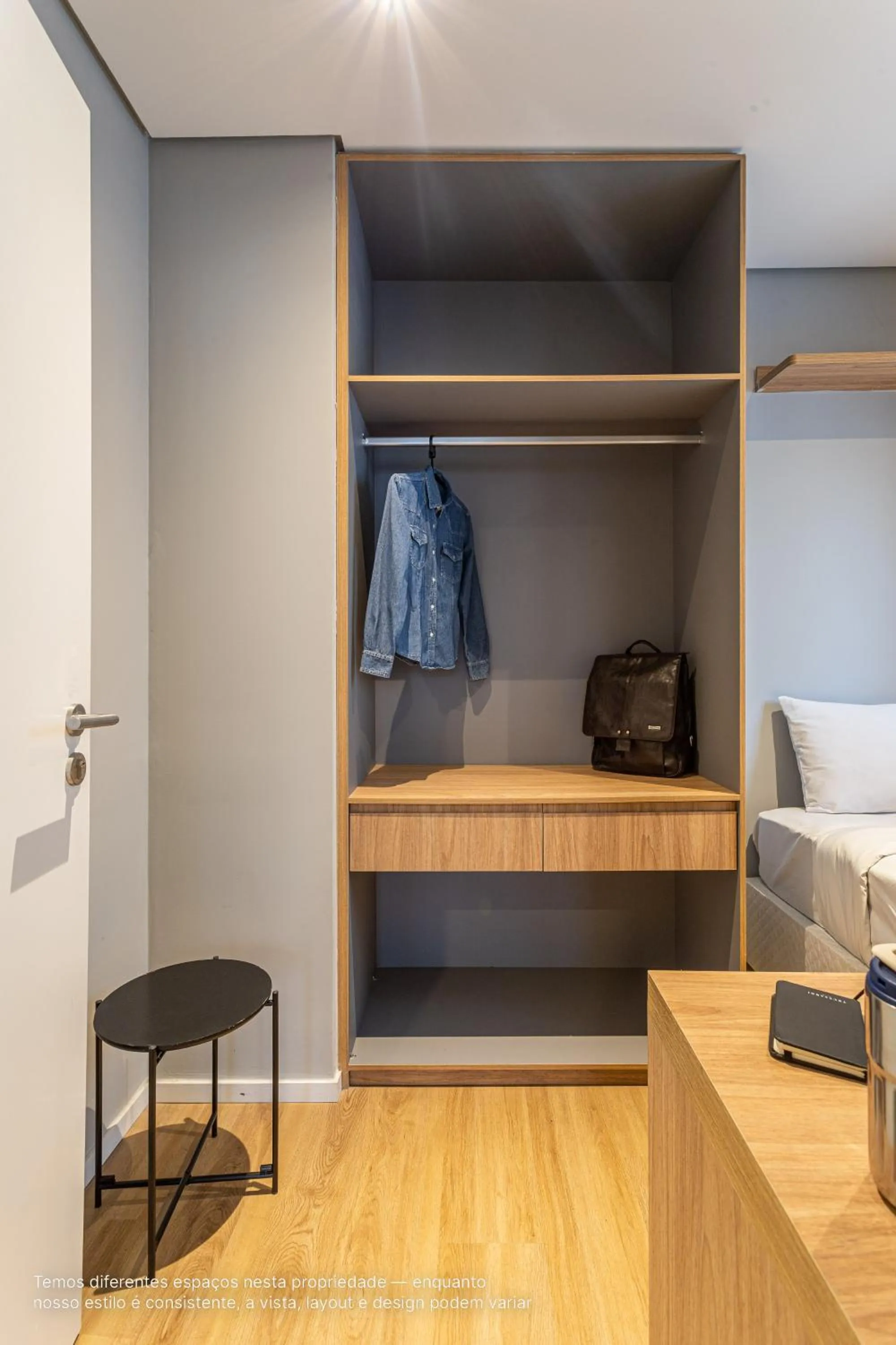 wardrobe in Next Paulista by Viva - Apartamentos completos ao lado da Av Paulista e MASP
