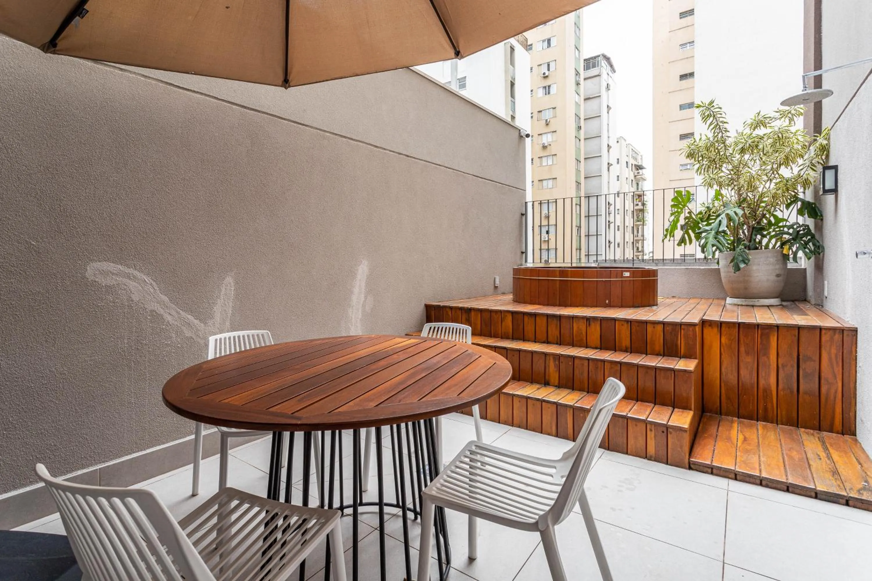 Balcony/Terrace in Next Paulista by Viva - Apartamentos completos ao lado da Av Paulista e MASP