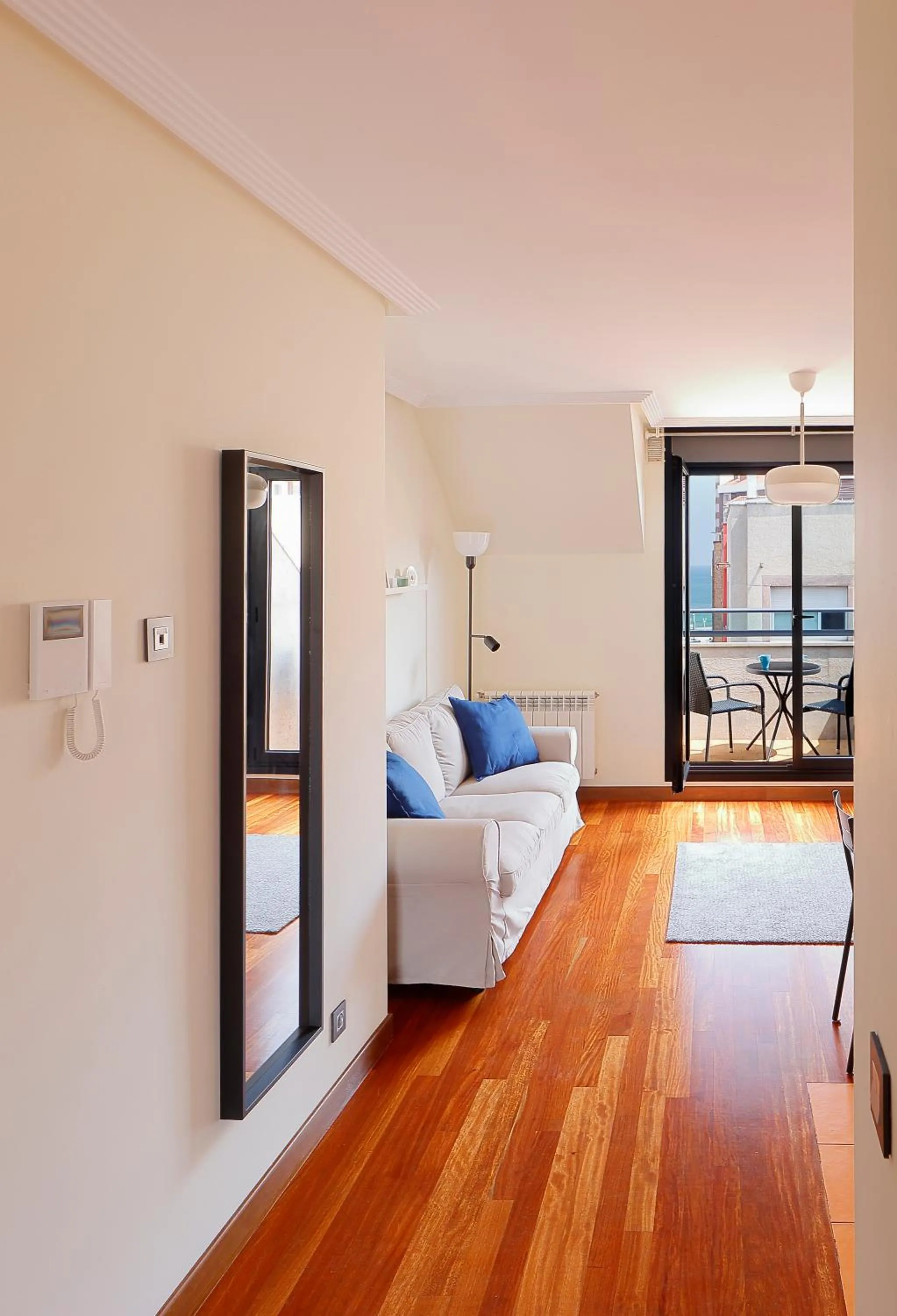 Living room, Bed in Ático con terraza, vistas al mar y parking en playa de S Lorenzo