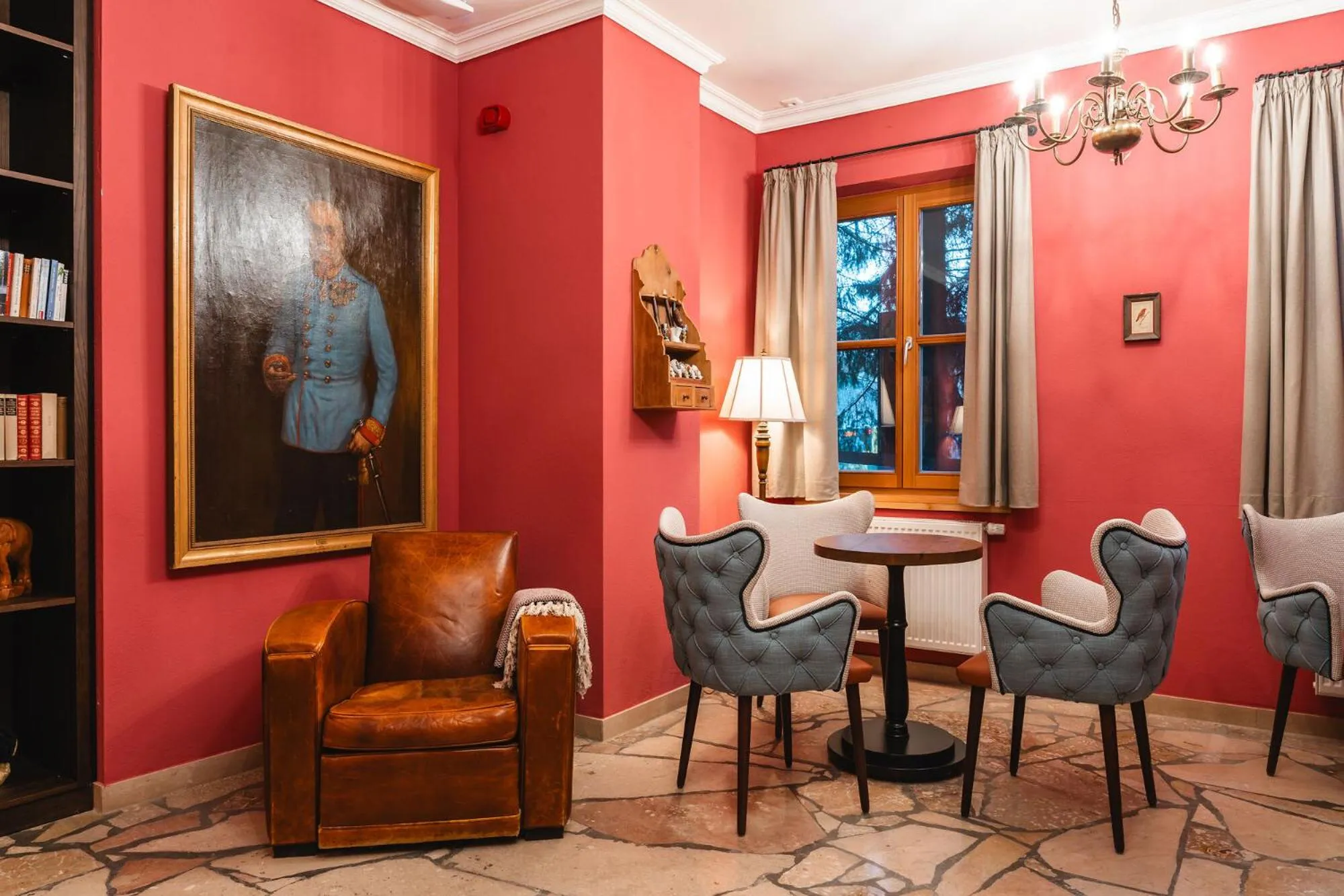 Communal lounge/ TV room in HENRI Country House Kitzbühel