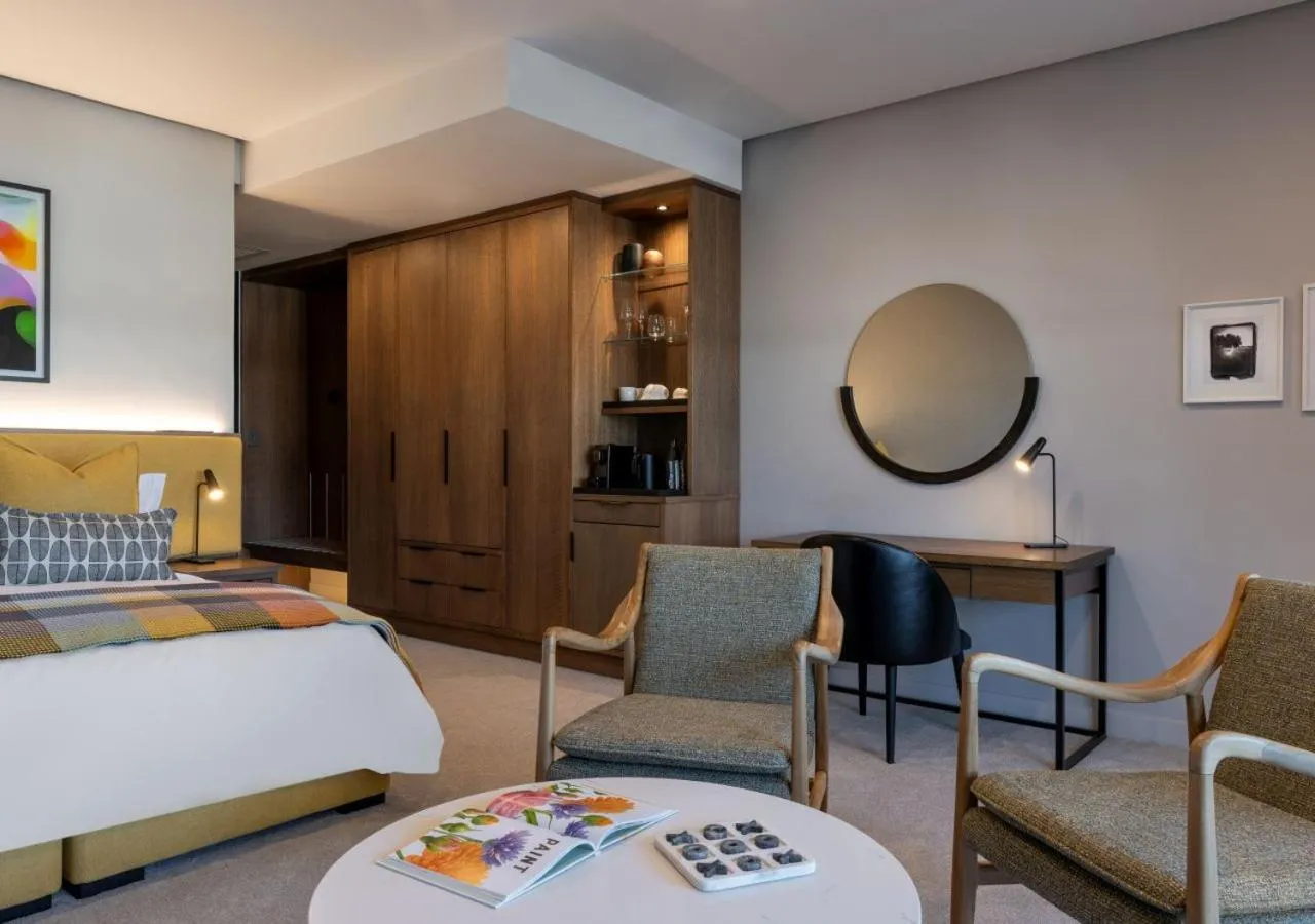 Toilet, Bed in The Hazendal Hotel and Homestead