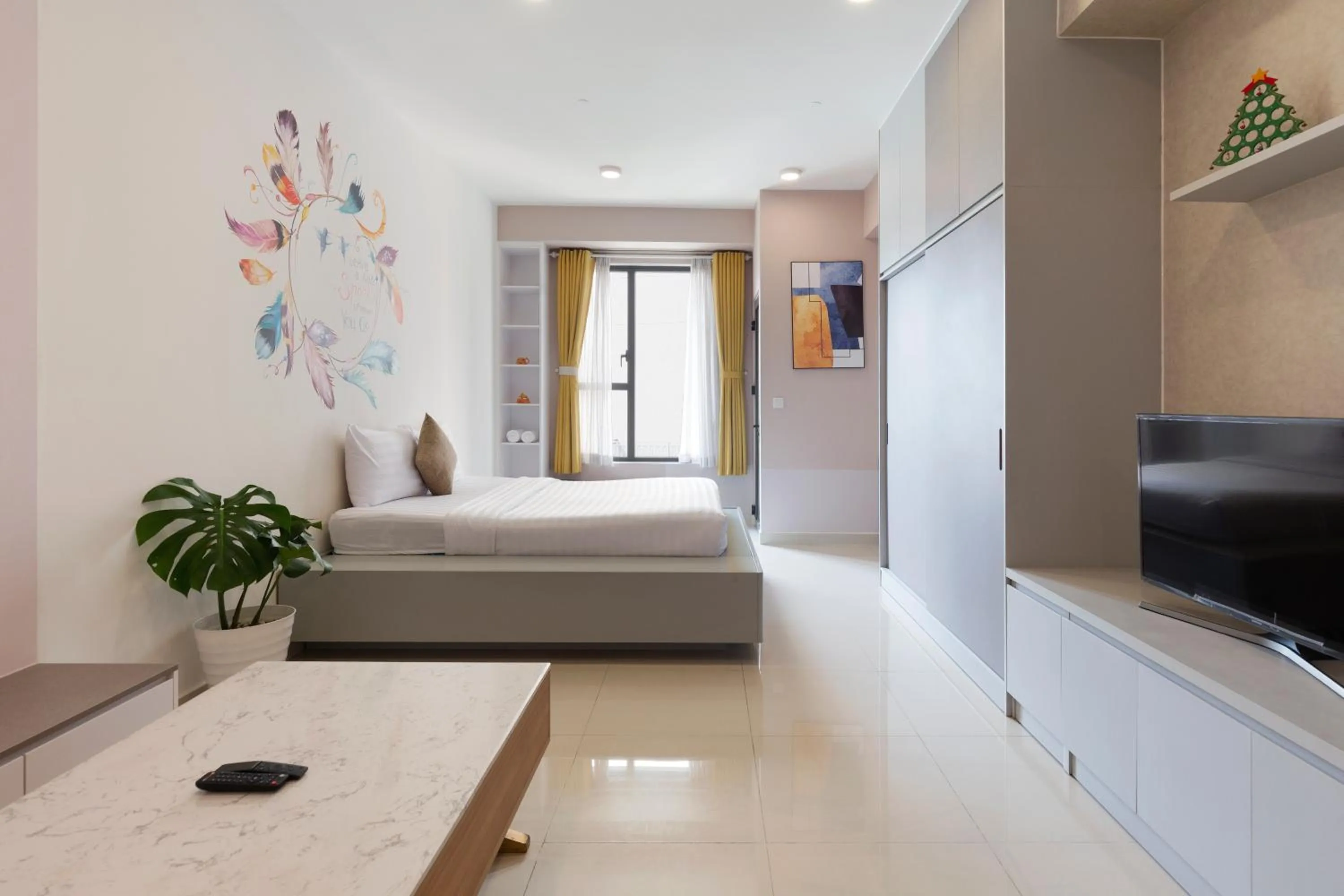 Communal lounge/ TV room, Bed in MH Apartment- Tresor- spacious and cozy center D4