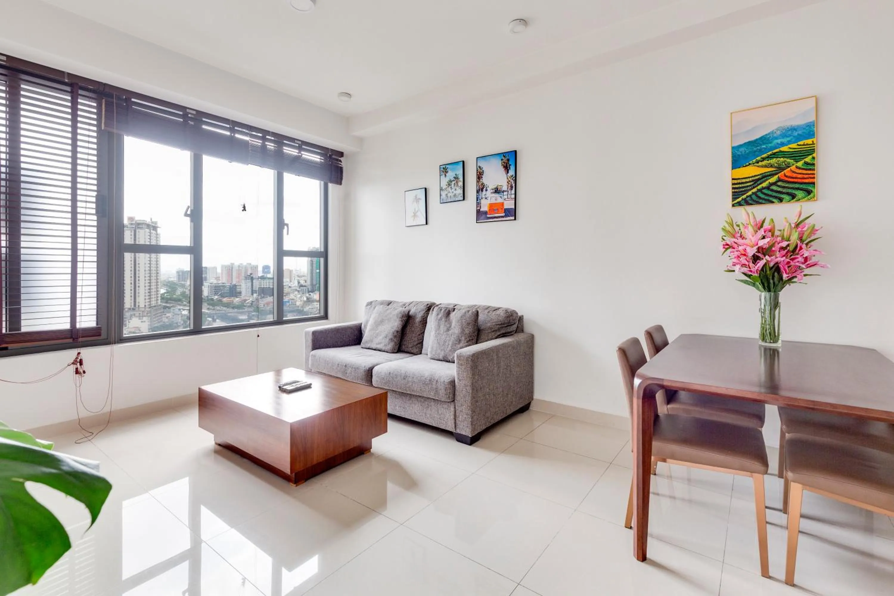 Living room in MH Apartment- Tresor- spacious and cozy center D4