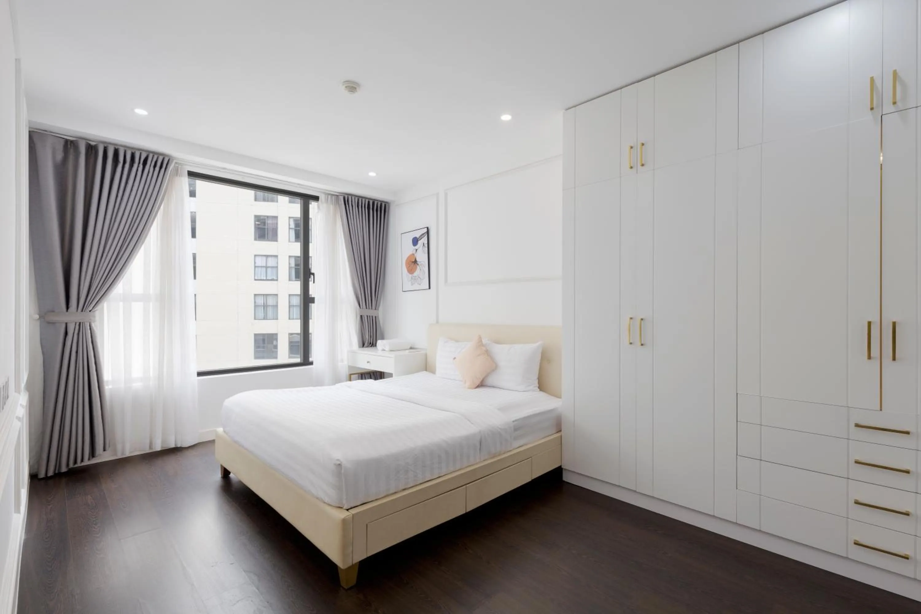 Photo of the whole room, Bed in MH Apartment- Tresor- spacious and cozy center D4