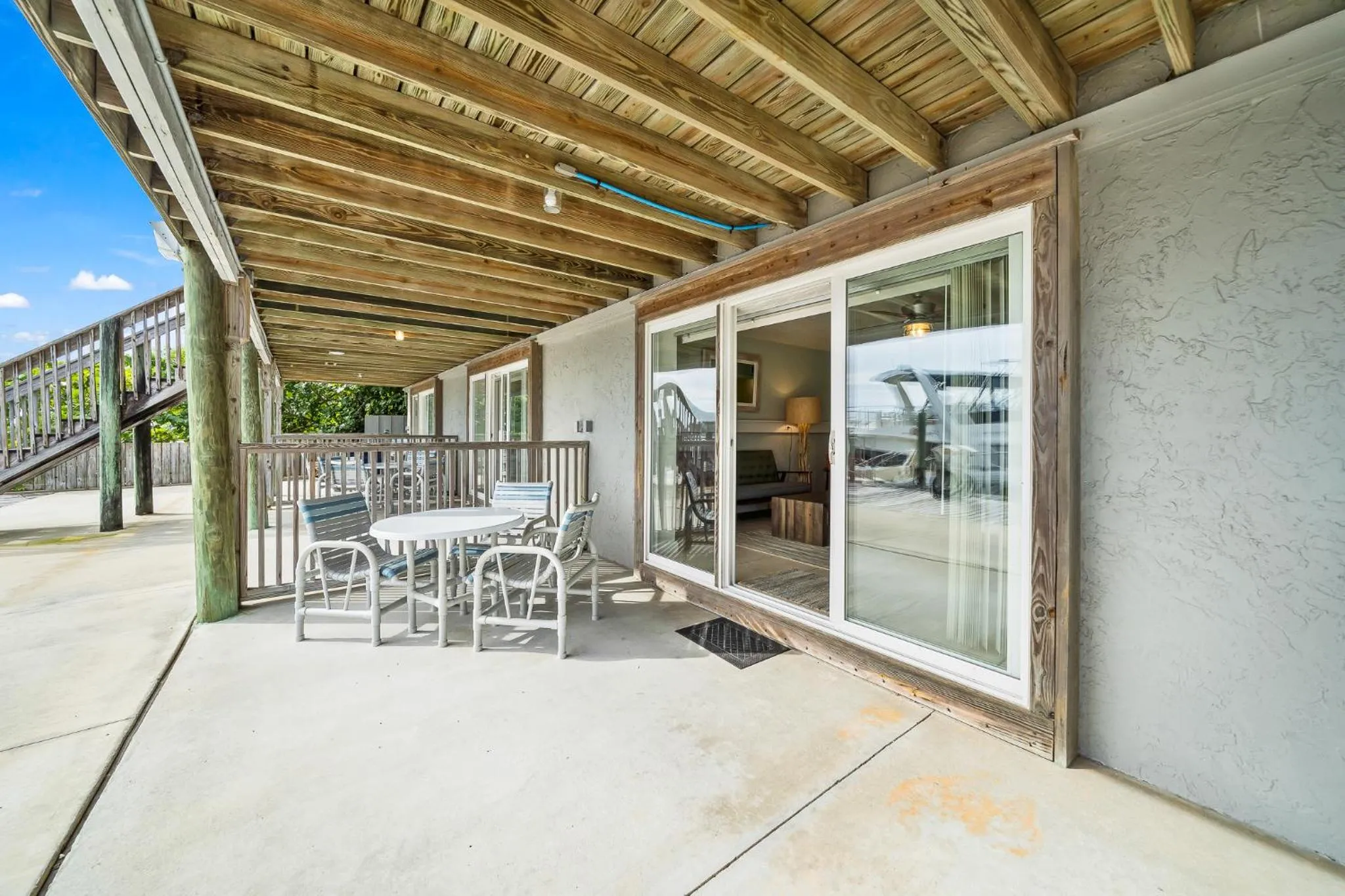 Balcony/Terrace in Sebastian Saltwater Lodge