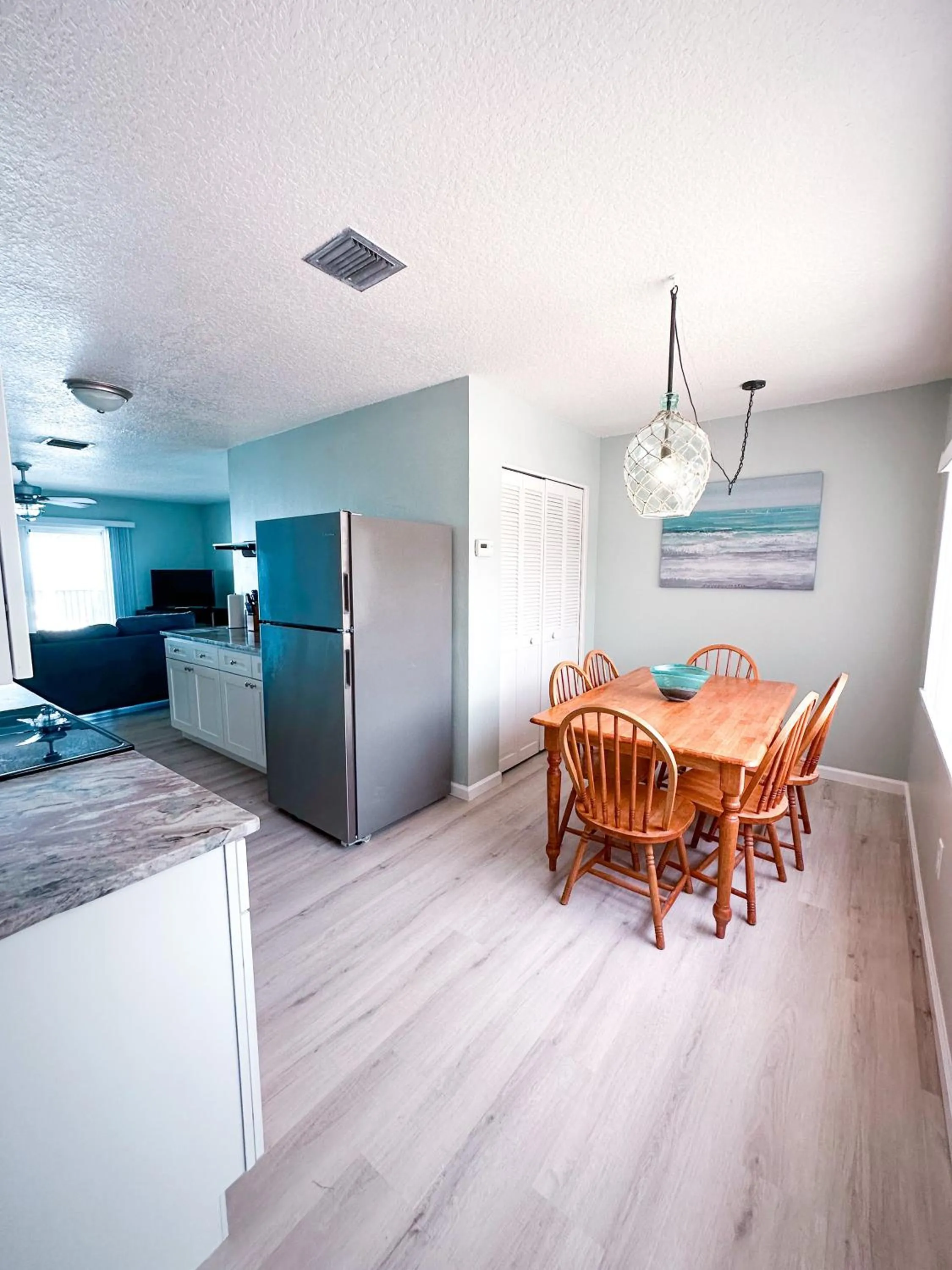 Dining area in Sebastian Saltwater Lodge