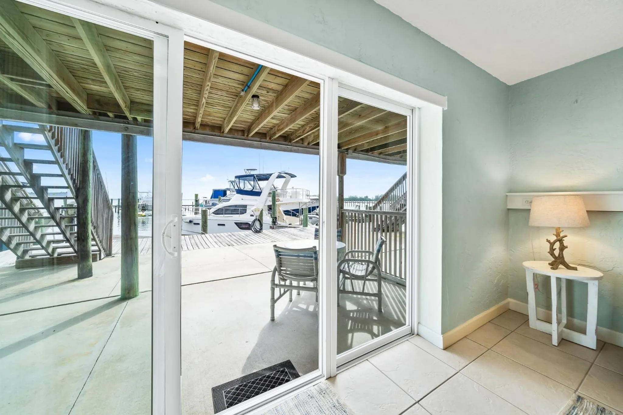 Balcony/Terrace in Sebastian Saltwater Lodge