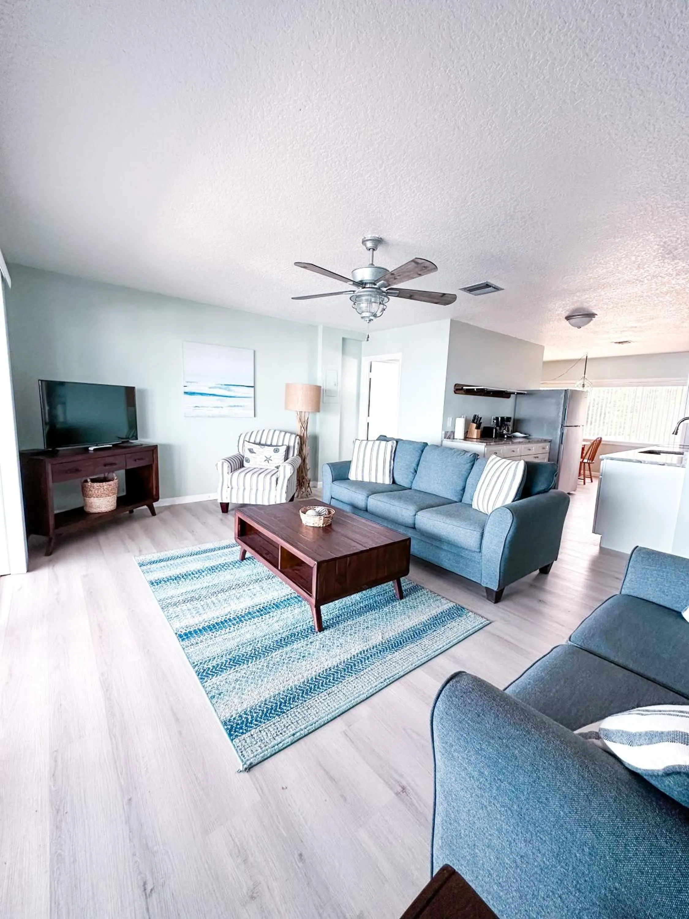 Living room in Sebastian Saltwater Lodge