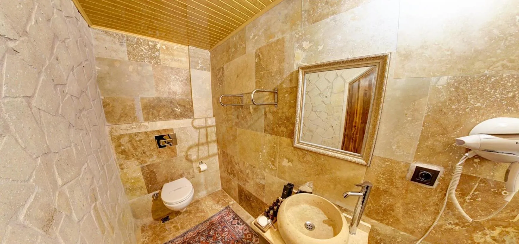 Bathroom in AKRİTİS STONE HOUSE