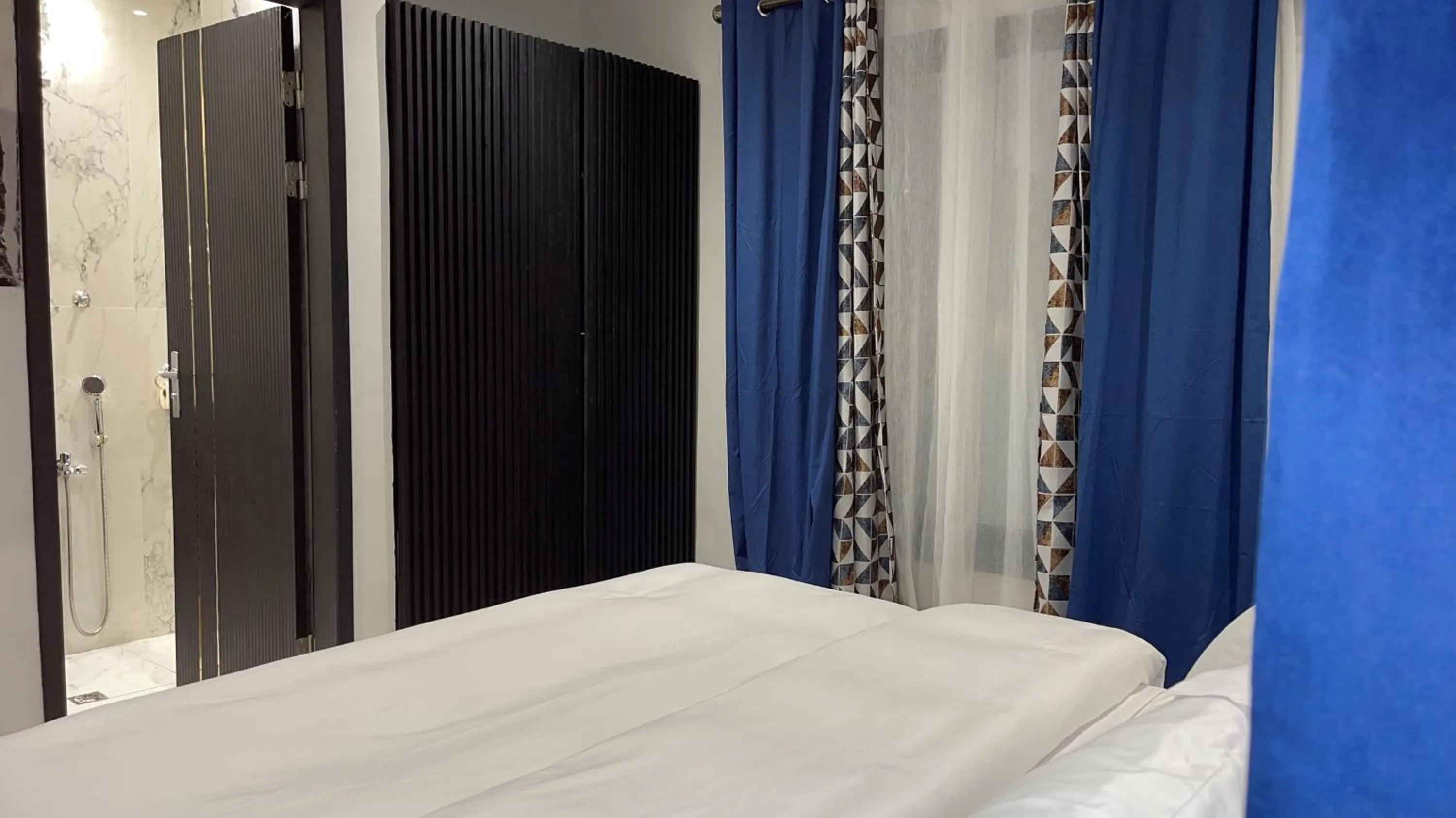 Bedroom, Bed in Suna' a Home Bonapriso