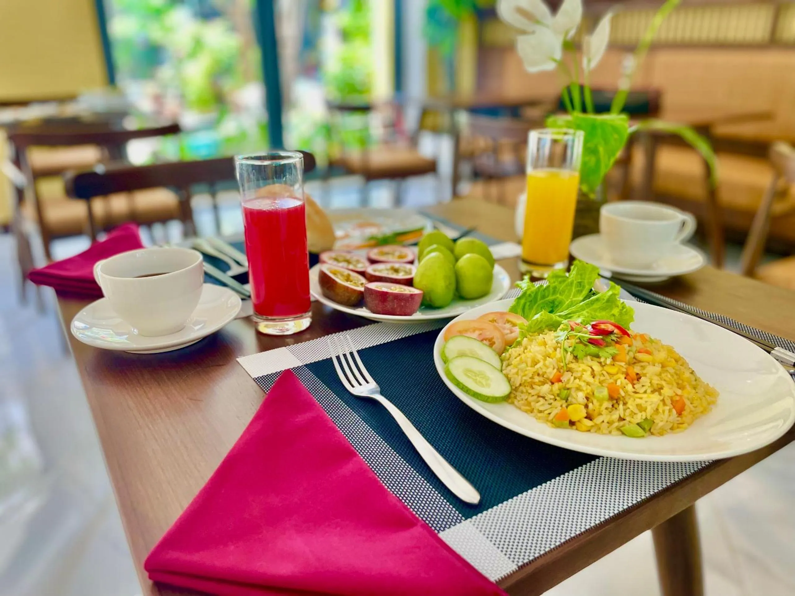 Restaurant/places to eat in Chillax Old Town Villa