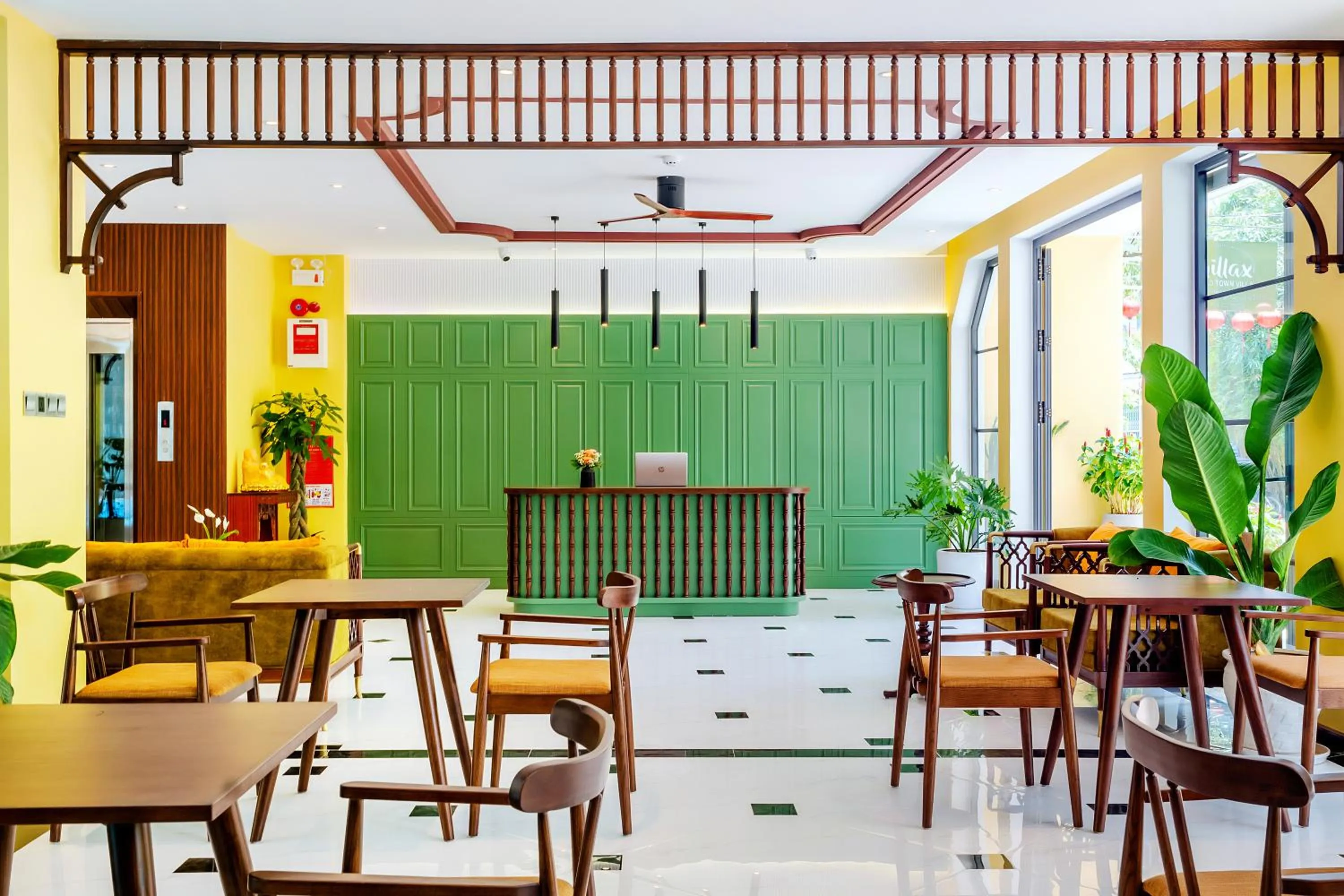 Restaurant/places to eat in Chillax Old Town Villa