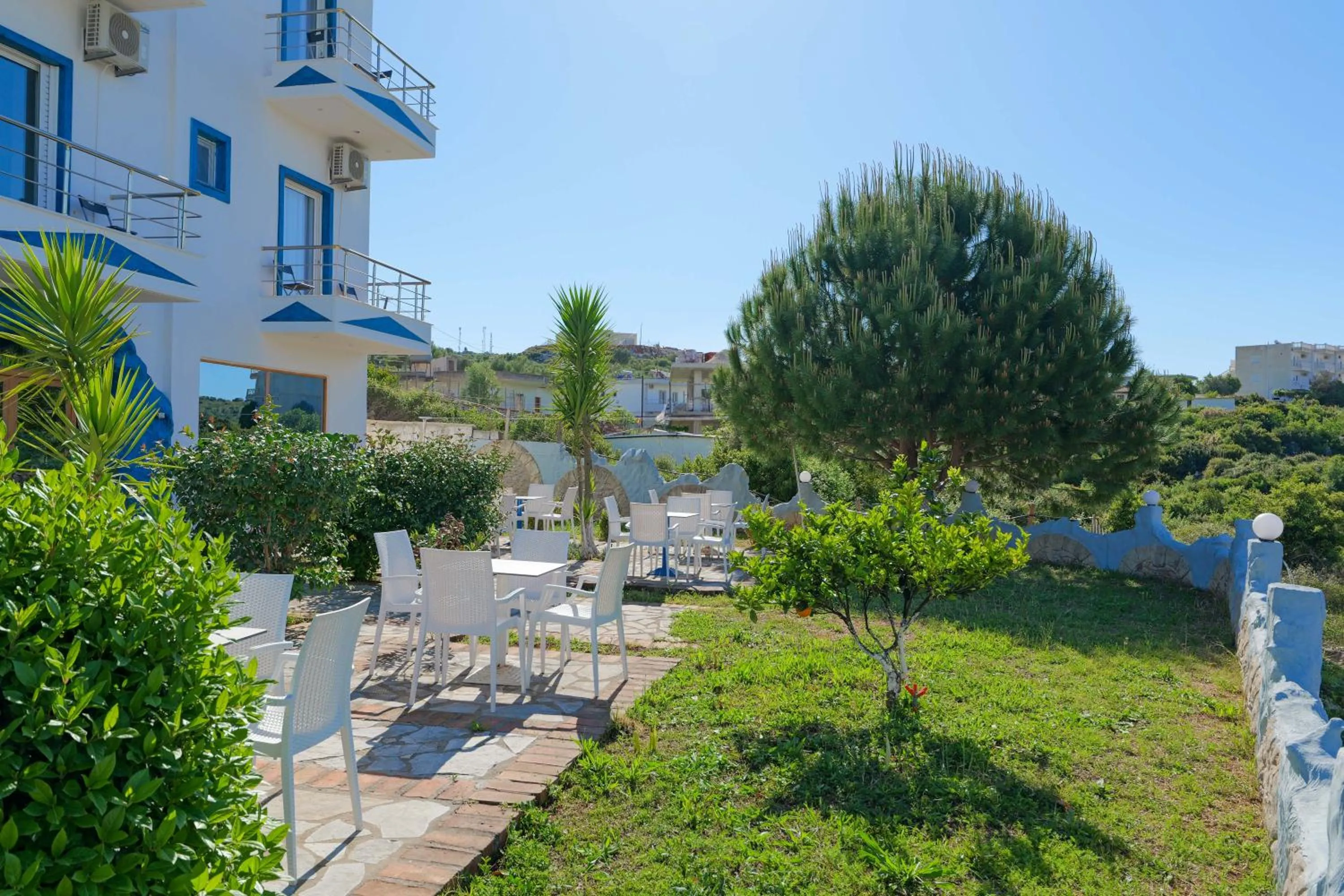 Property building in Vila Antica