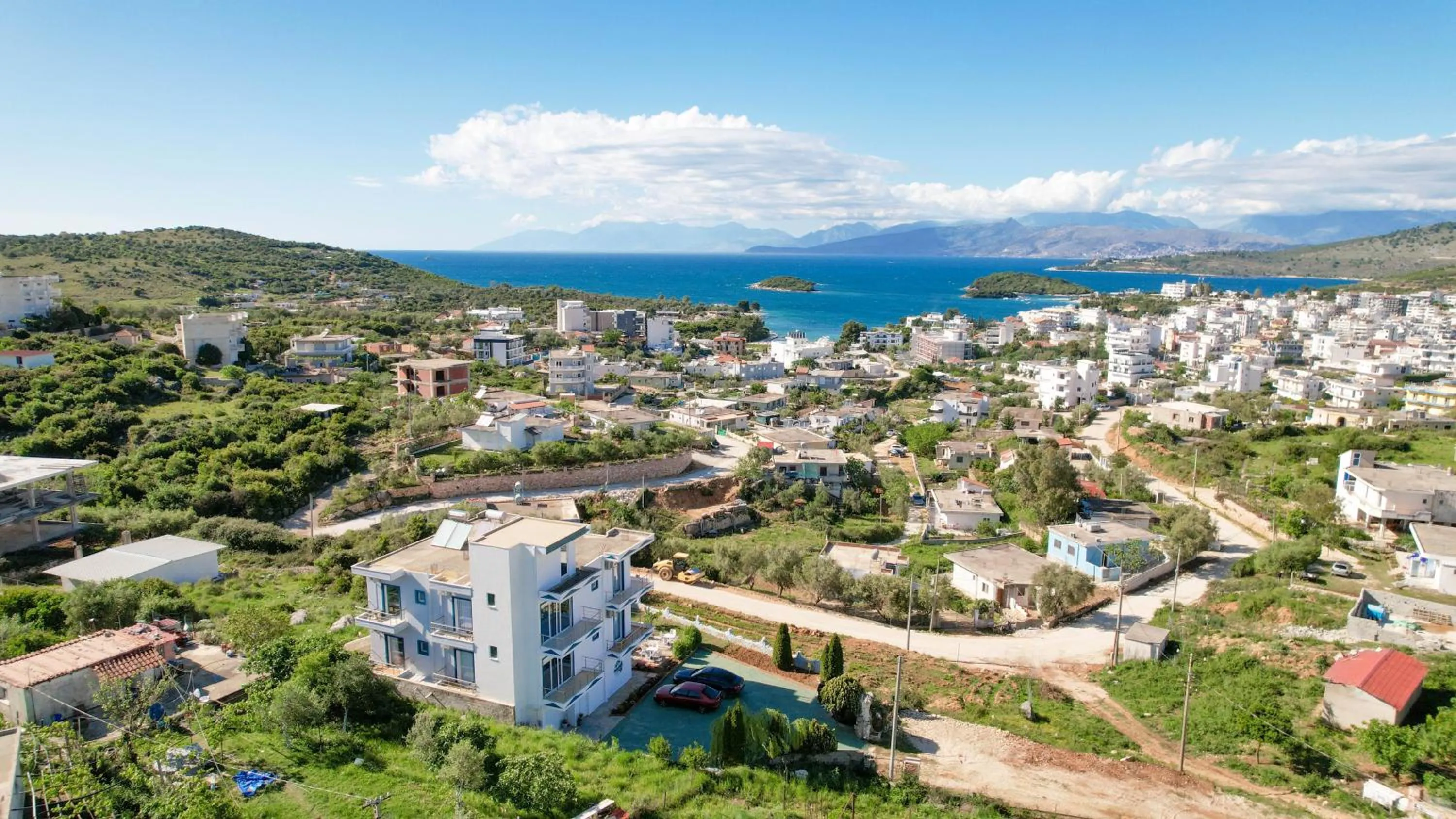 Property building in Vila Antica