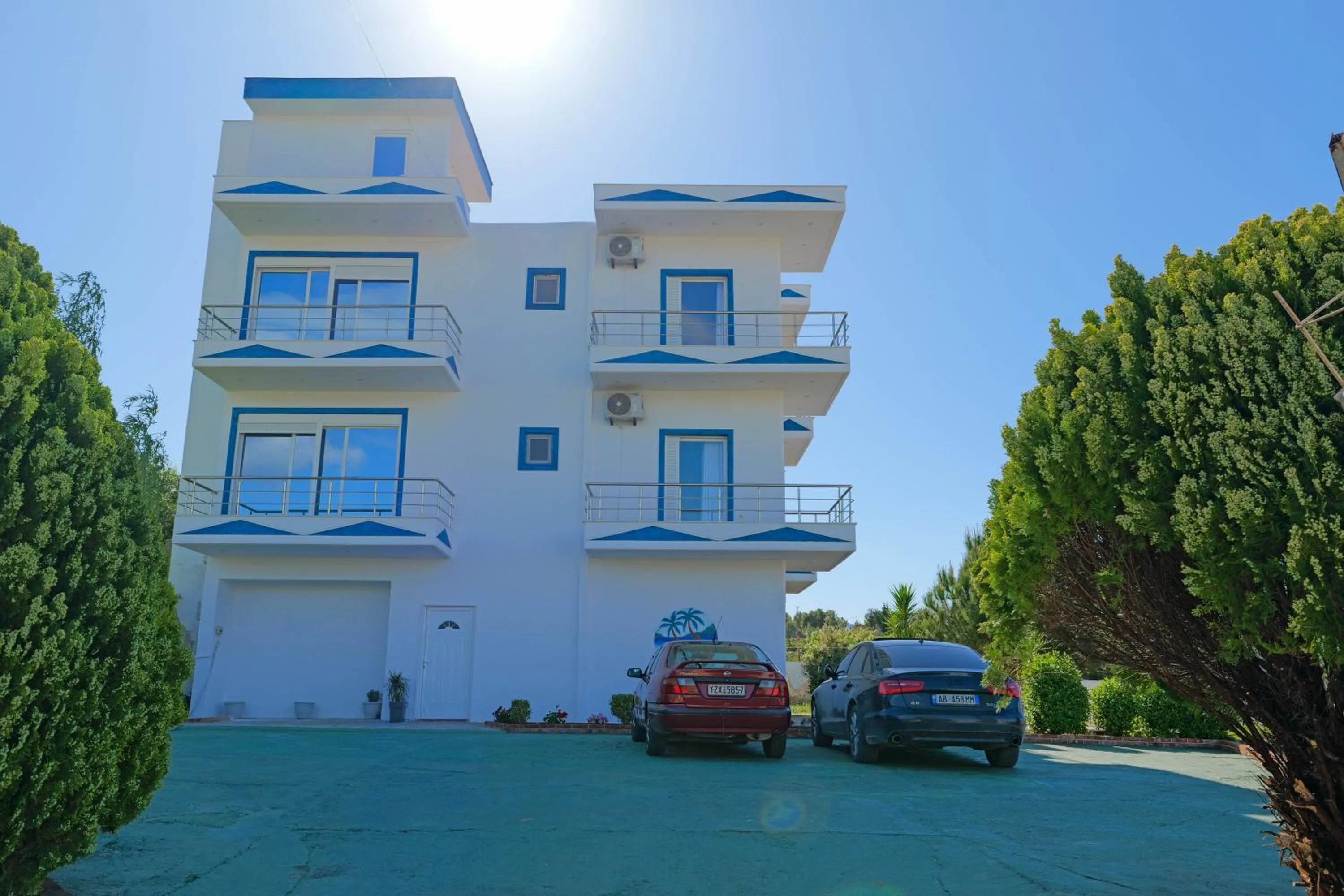 Property building in Vila Antica