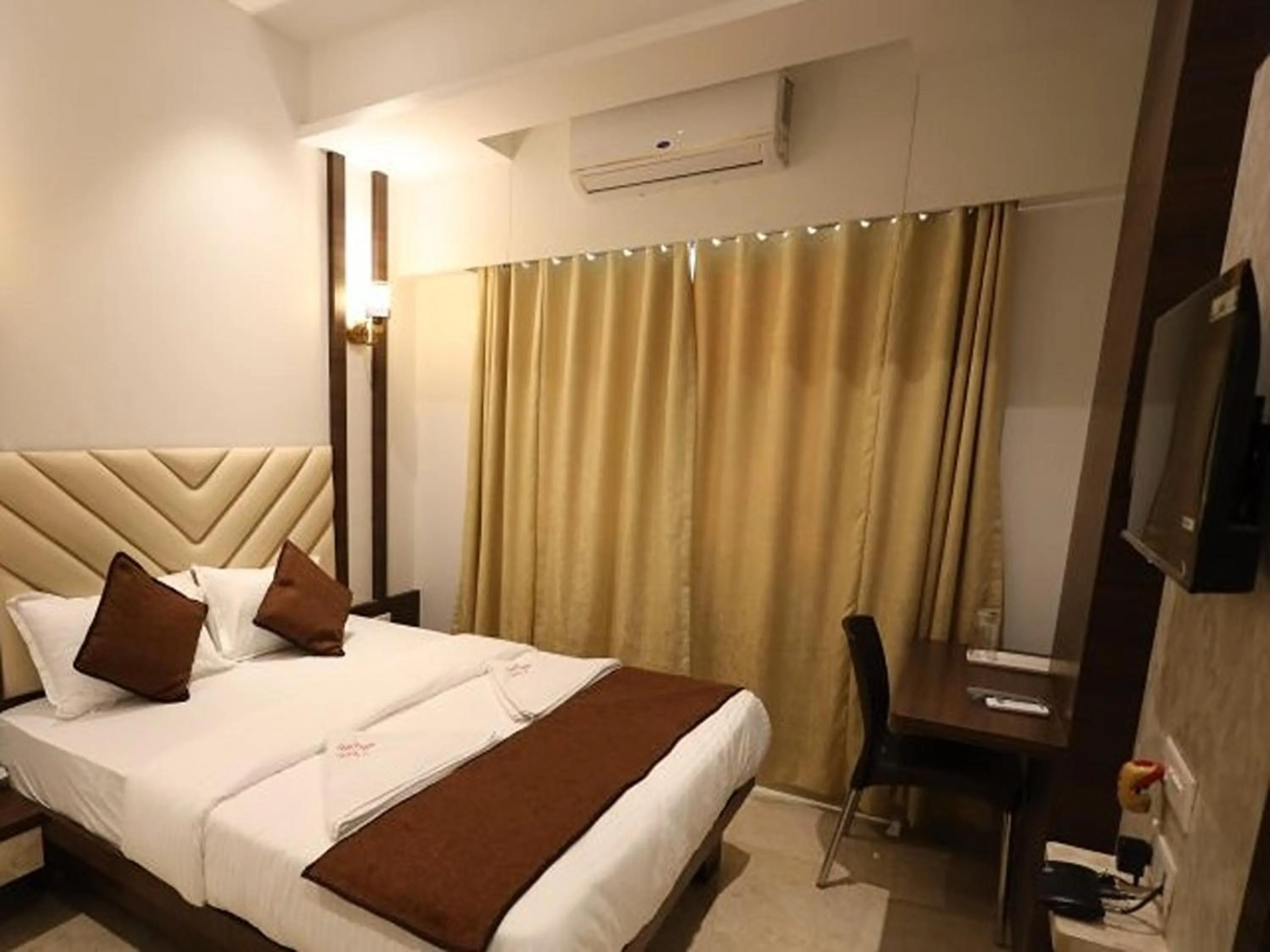 Bedroom, Bed in Hotel Stay Inn-MAHAPE