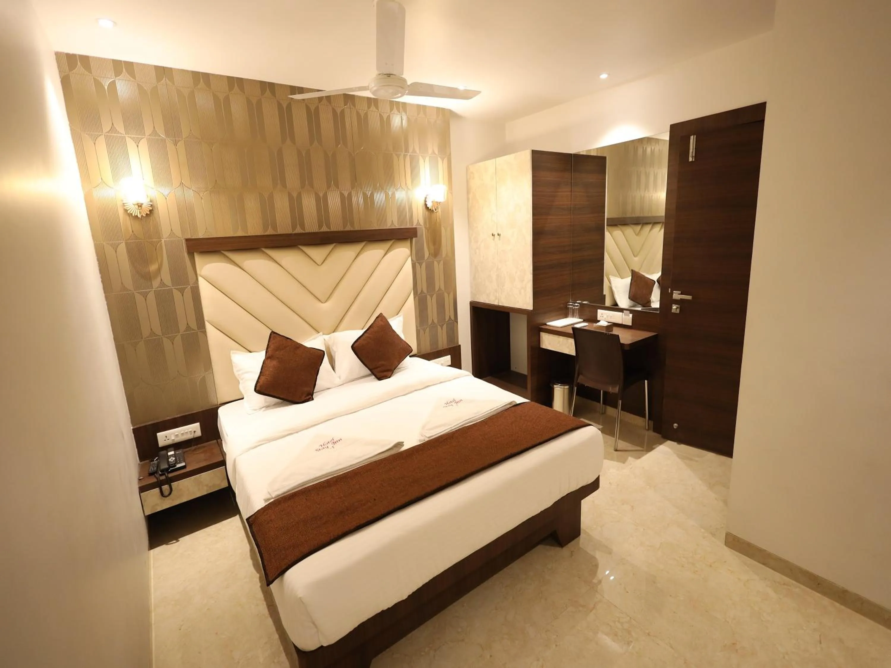 Photo of the whole room, Bed in Hotel Stay Inn-MAHAPE