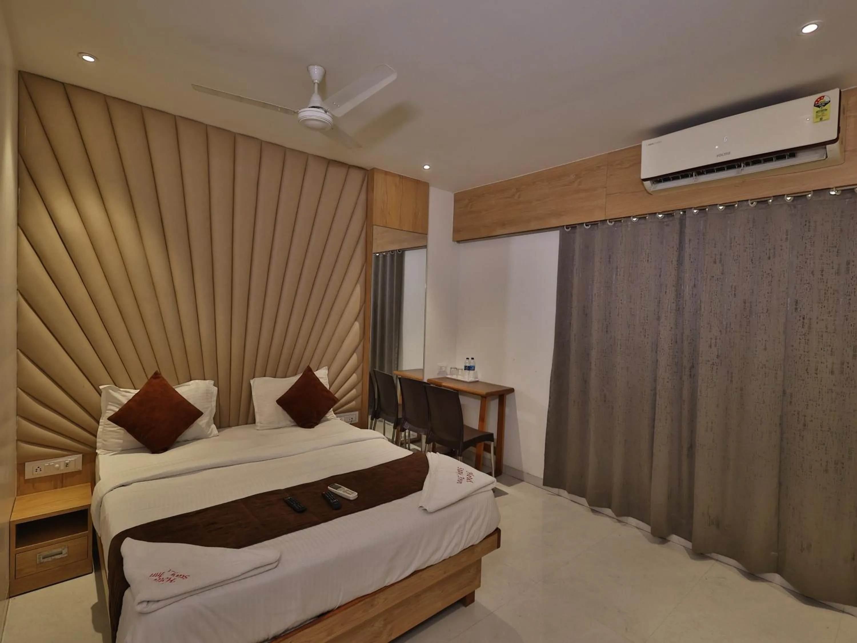 Bedroom, Bed in Hotel Stay Inn-MAHAPE