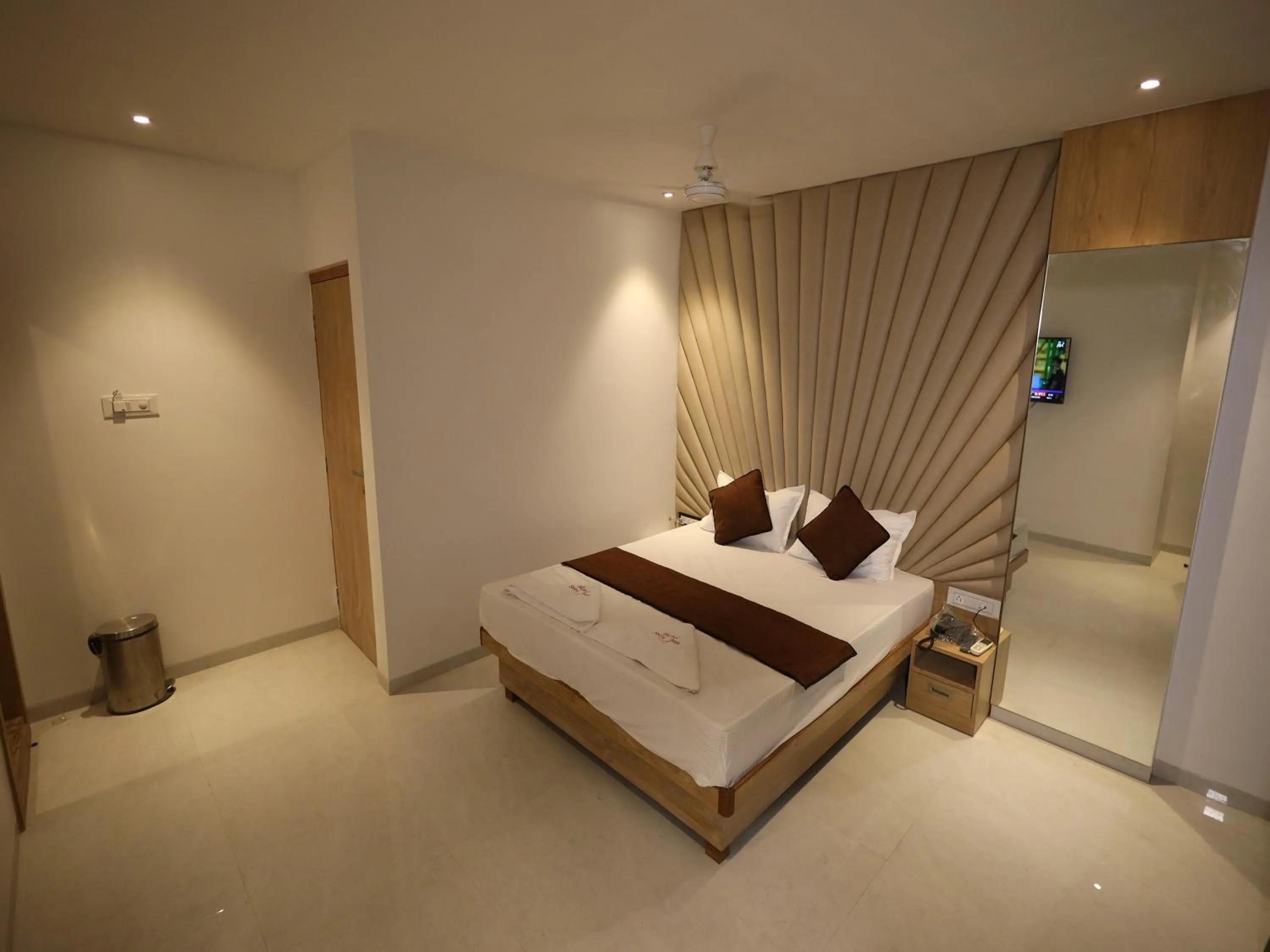 Photo of the whole room, Bed in Hotel Stay Inn-MAHAPE