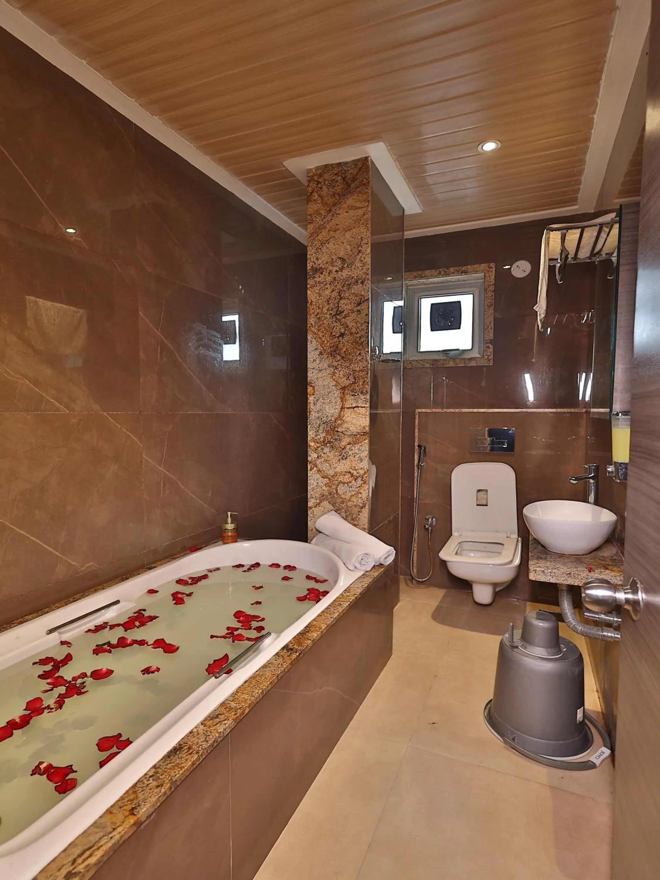 Bath in Hotel Stay Inn-MAHAPE