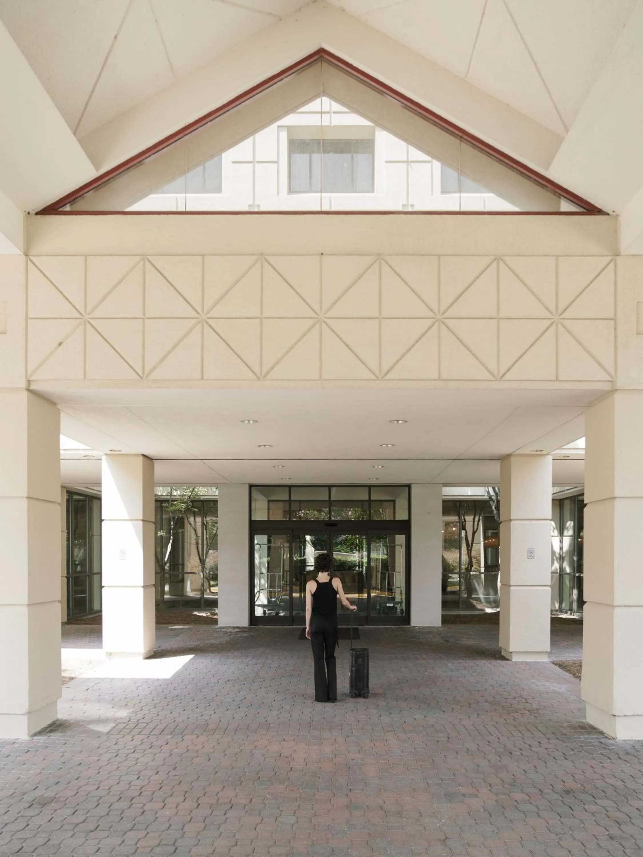 Property building in Memphis Vitality Hotel