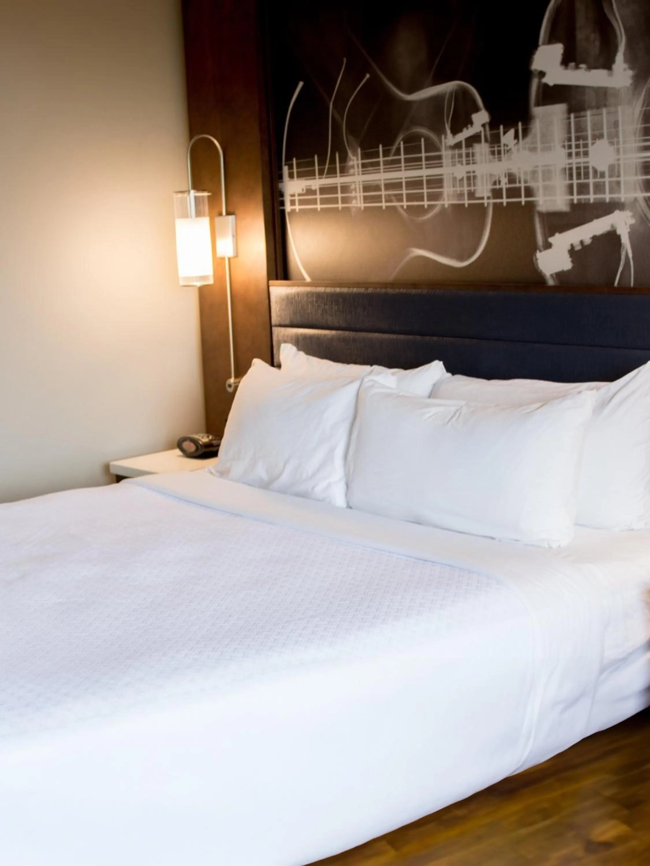 Bedroom, Bed in Memphis Vitality Hotel