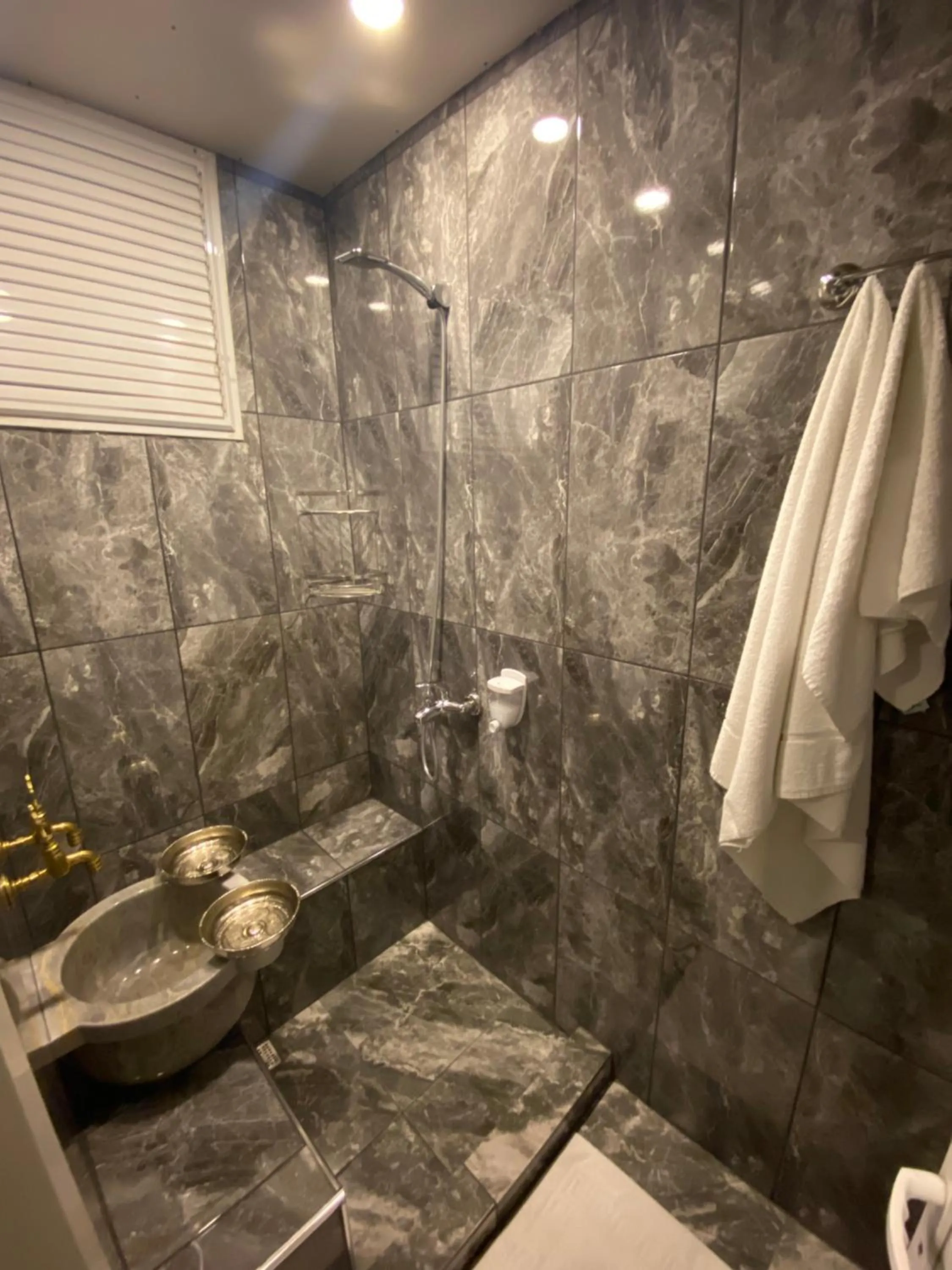 Shower in MEHMET BEY HOTEL