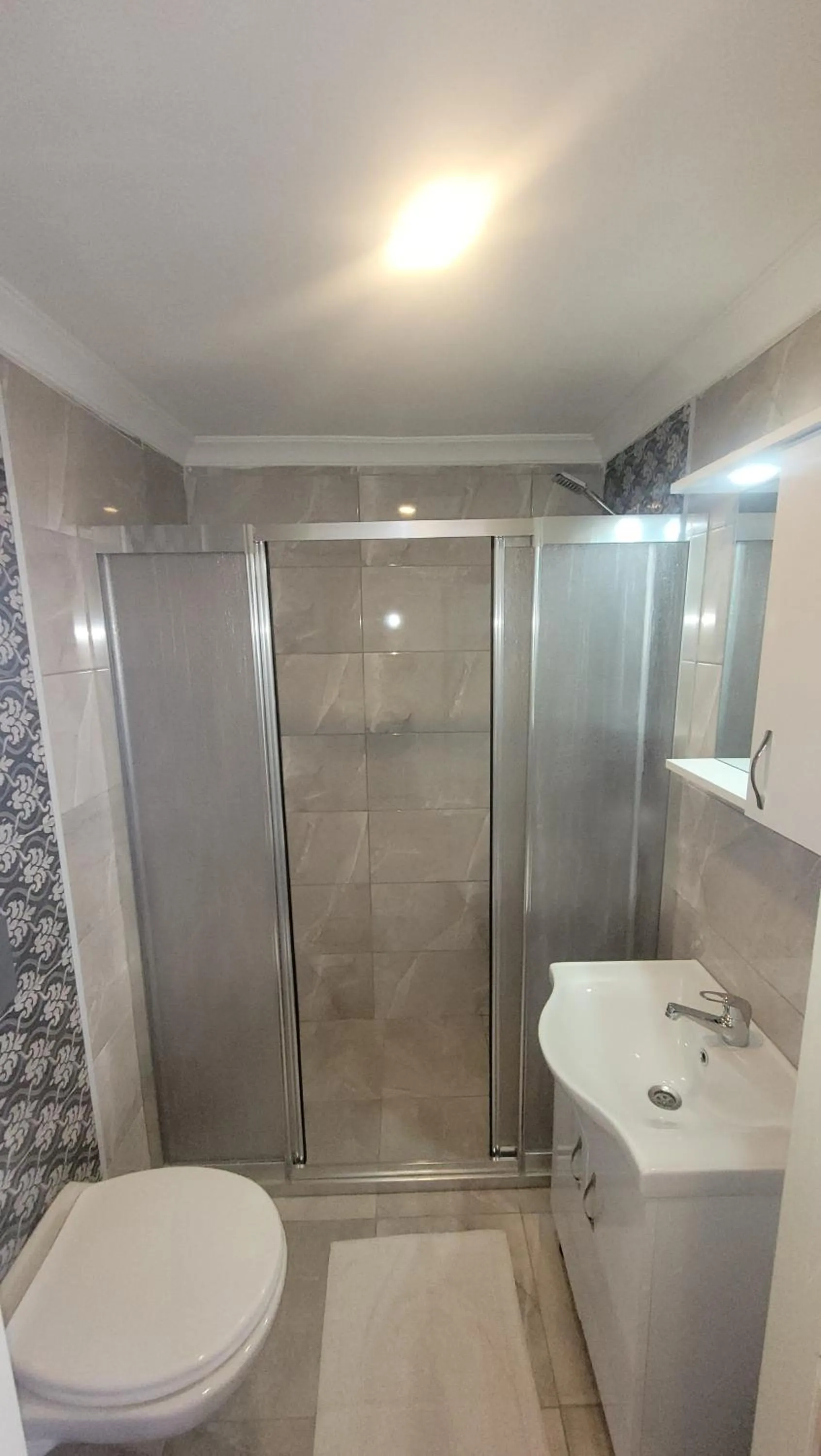 Shower in MEHMET BEY HOTEL