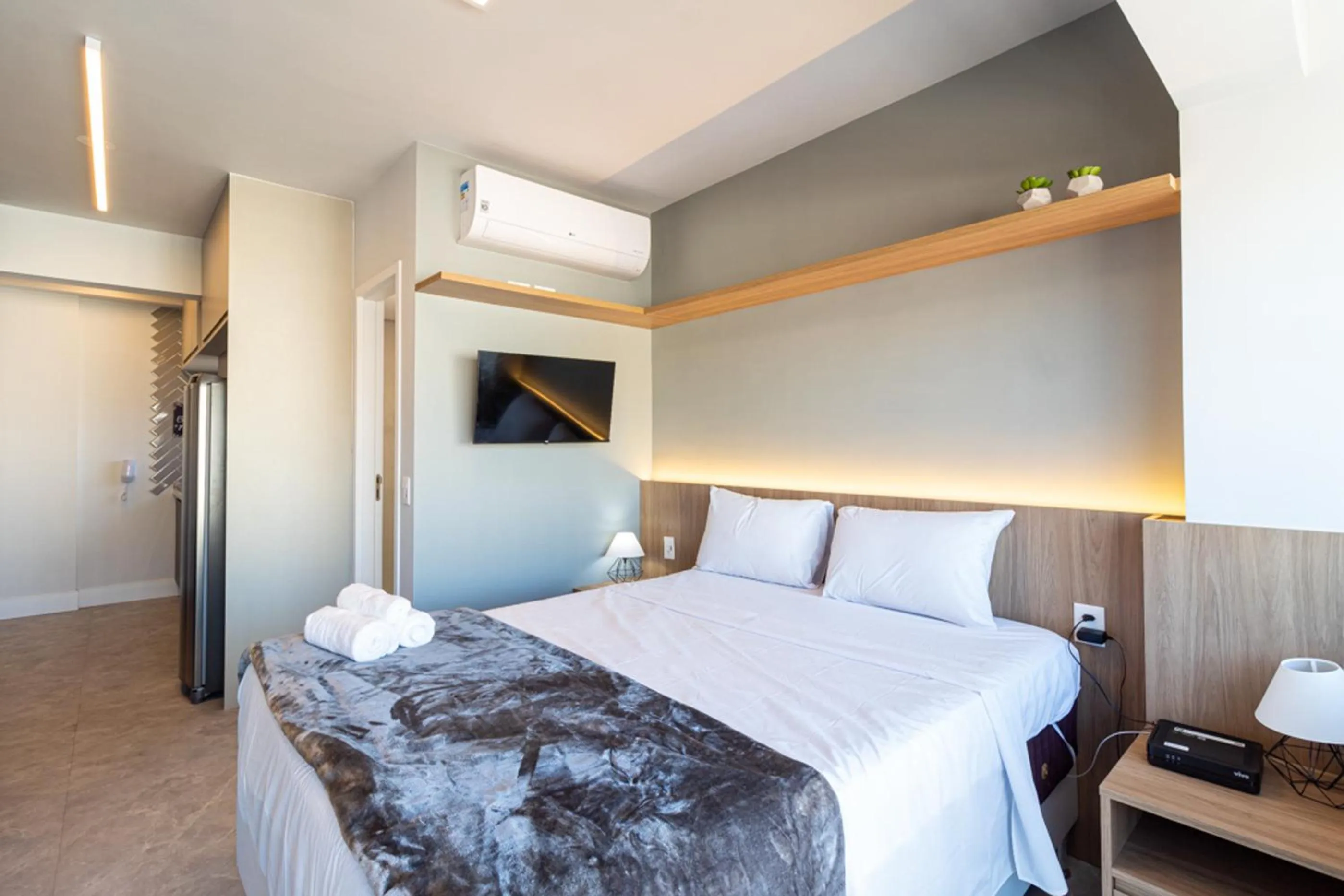 Bedroom, Bed in 360 SP Code