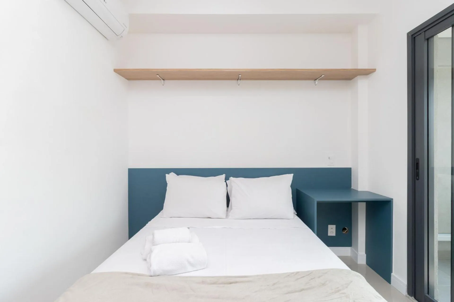 Bedroom, Bed in 360 SP Code