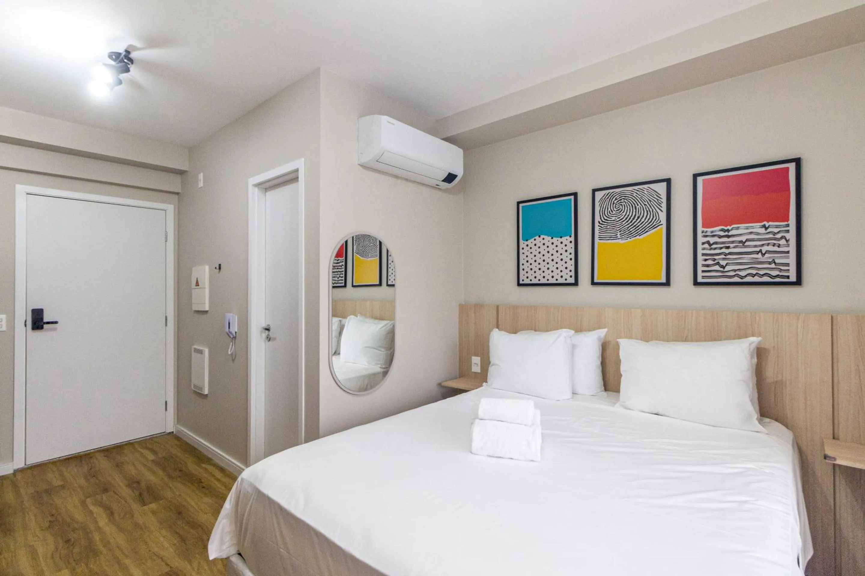 Bedroom, Bed in 360 SP Code