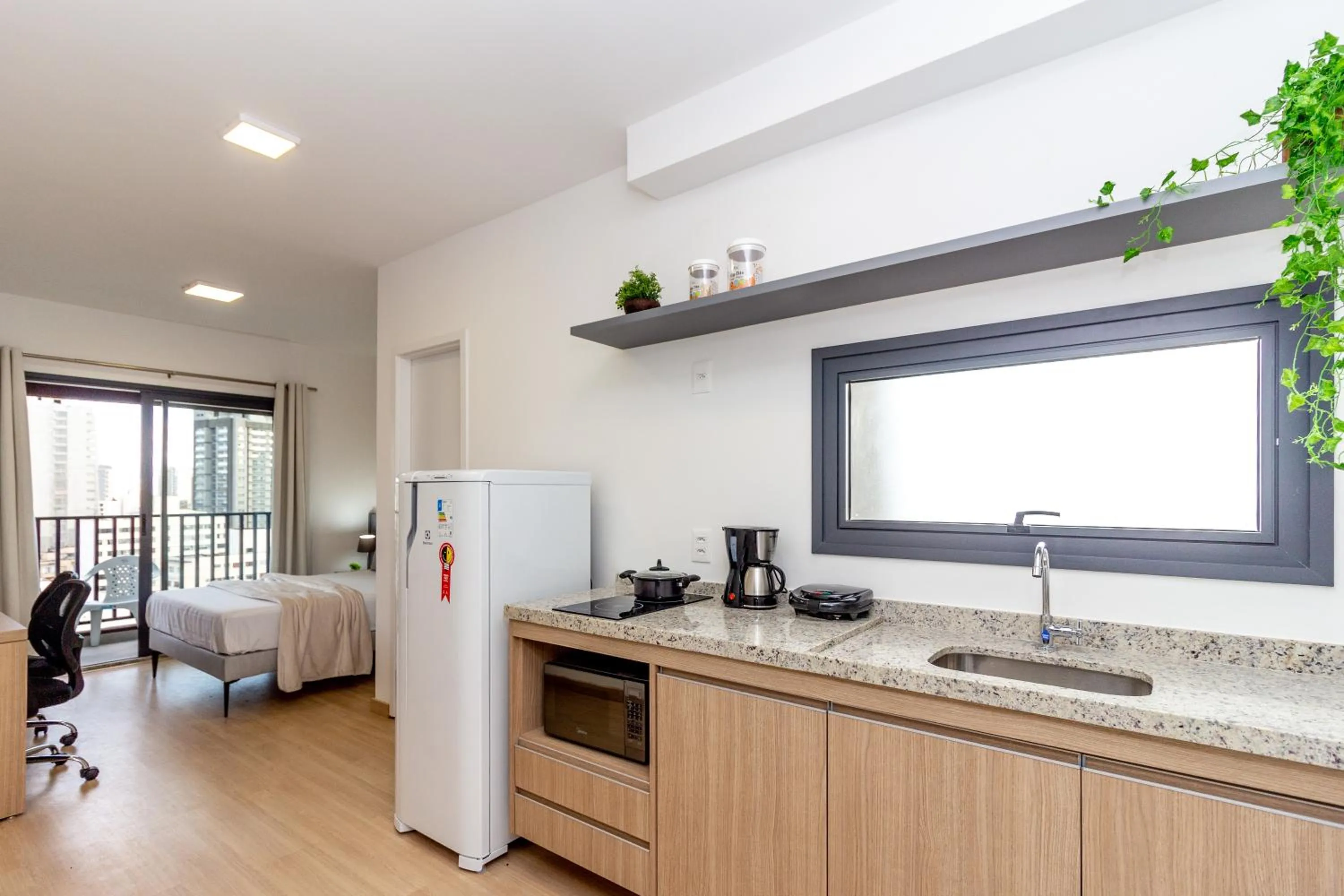 Kitchen or kitchenette, Bed in 360 SP Code