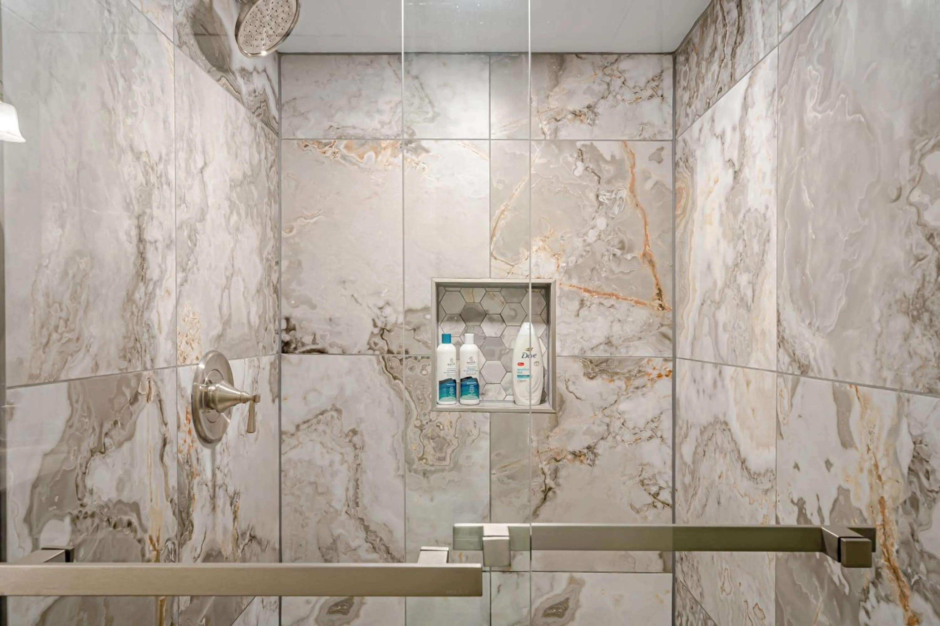 Shower in The Grandeur Estate