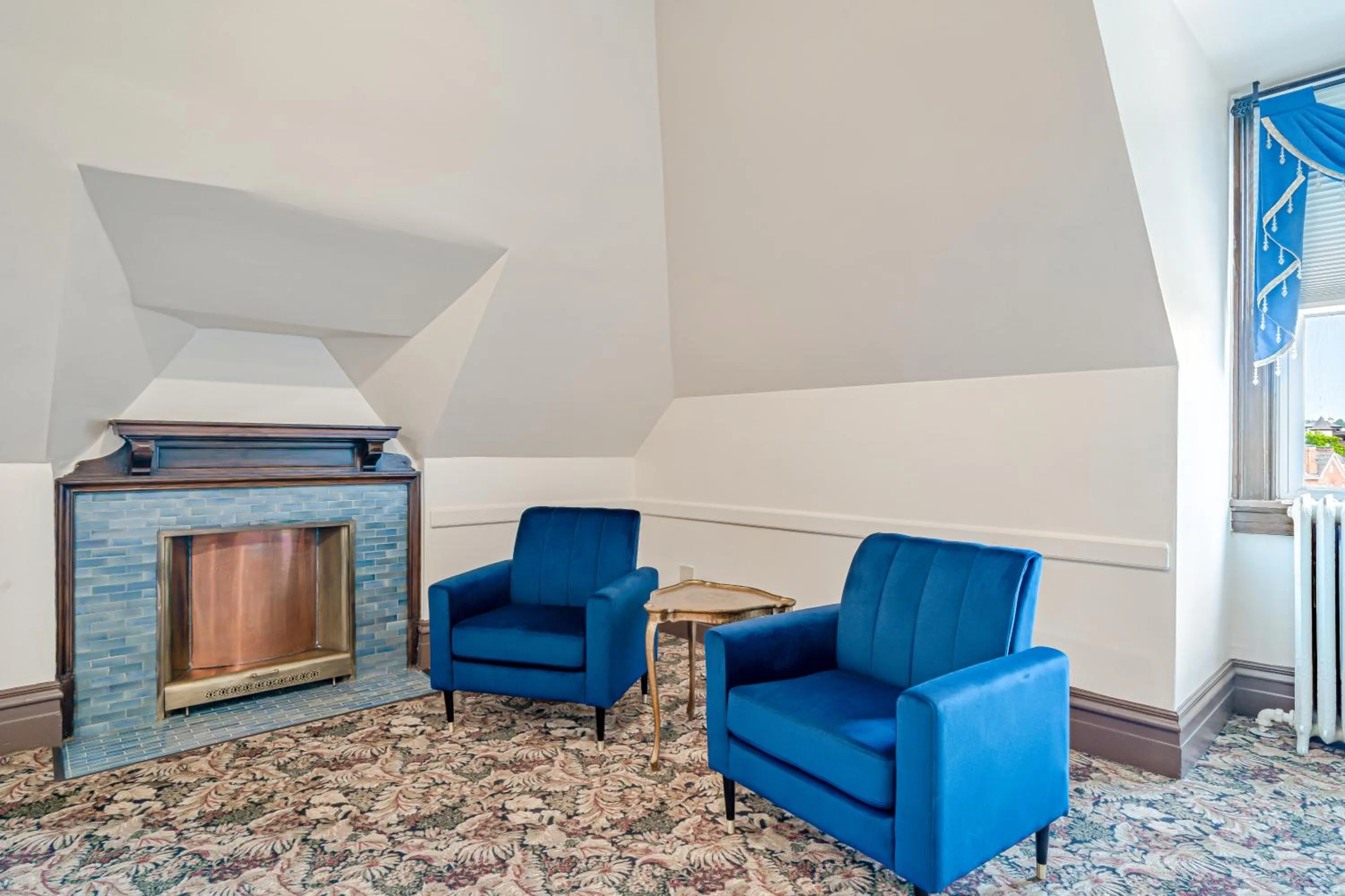 Seating area in The Grandeur Estate