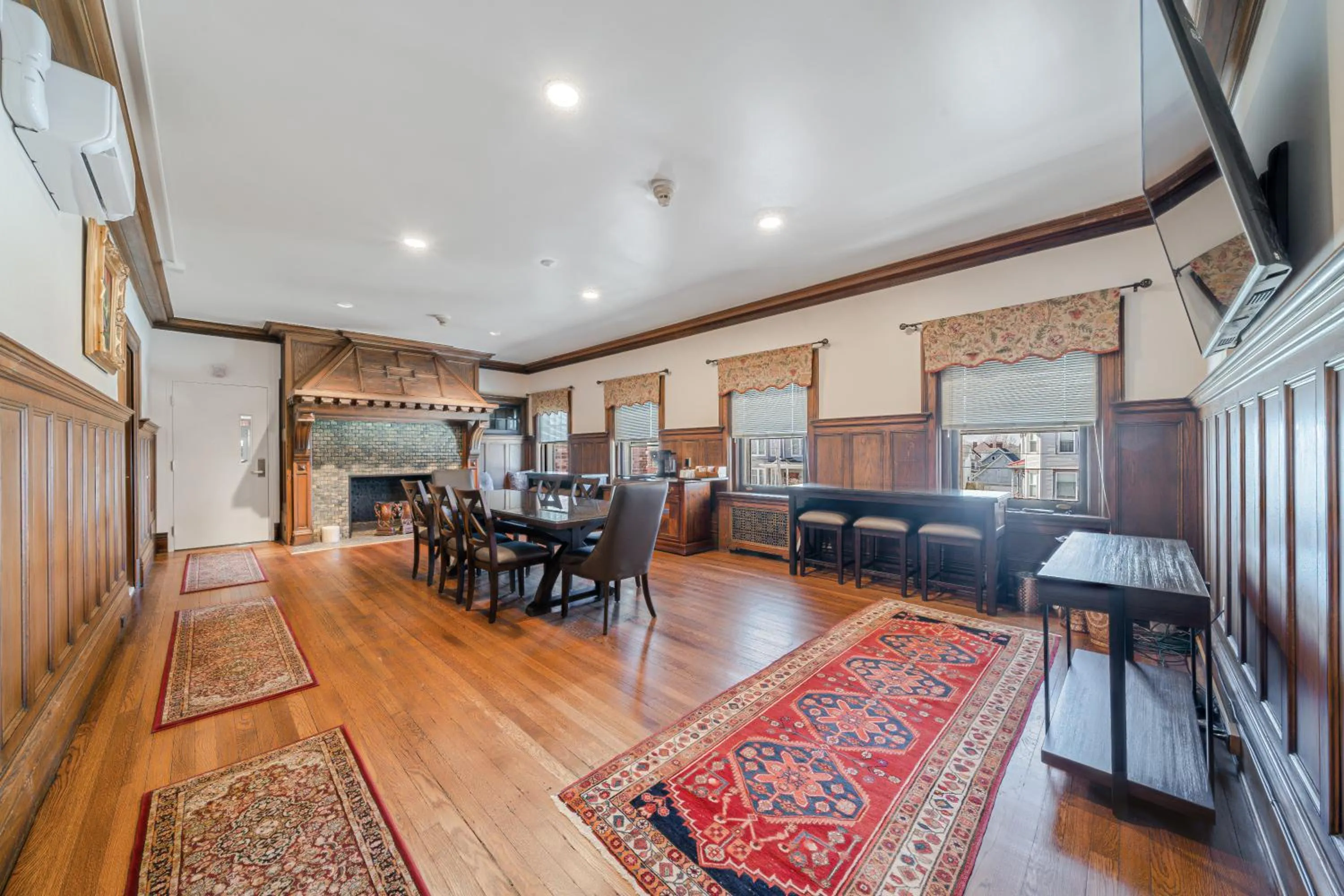 Communal lounge/ TV room in The Grandeur Estate