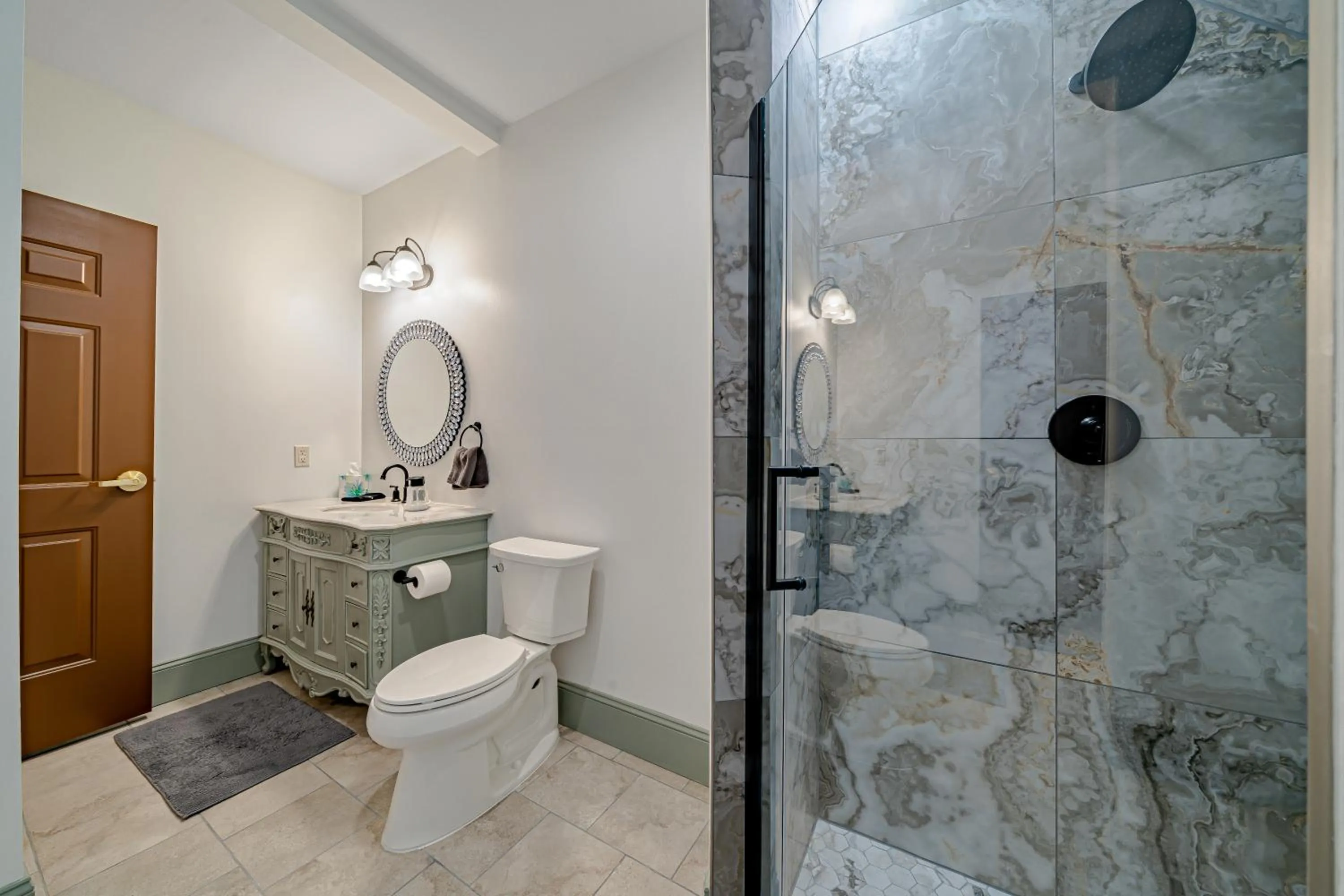 Shower in The Grandeur Estate