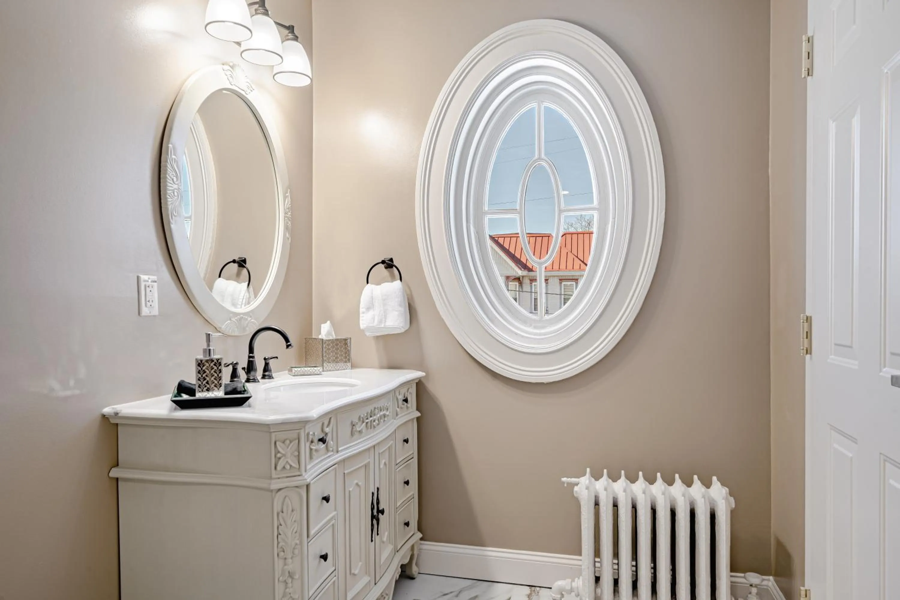 Bathroom in The Grandeur Estate