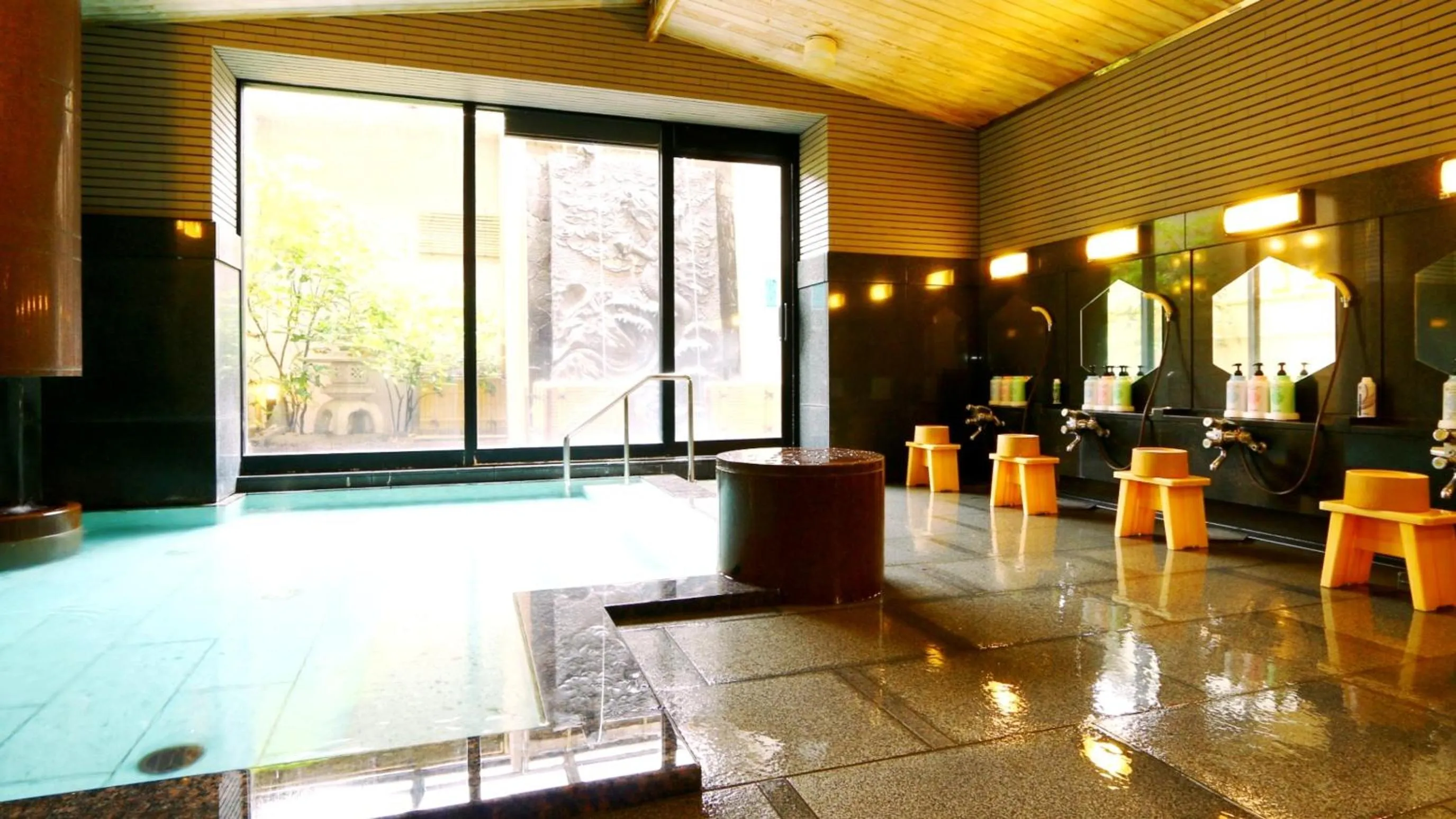 Hot Spring Bath in Oyado Yamashita