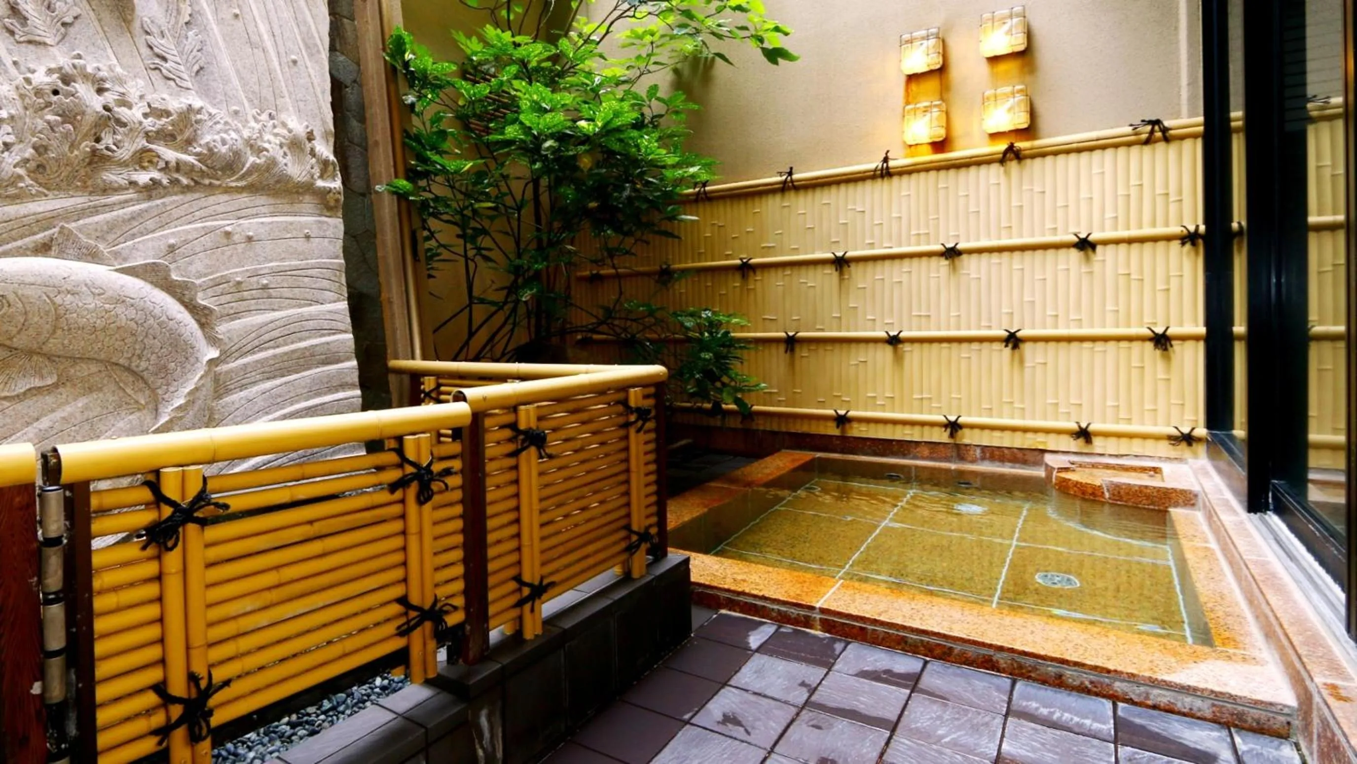 Hot Spring Bath in Oyado Yamashita