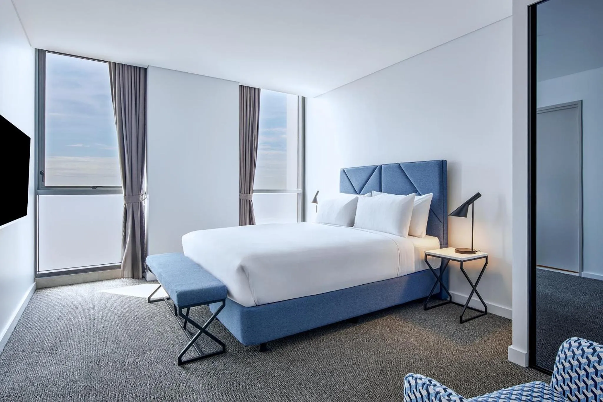 Bedroom, Bed in Meriton Suites Liverpool