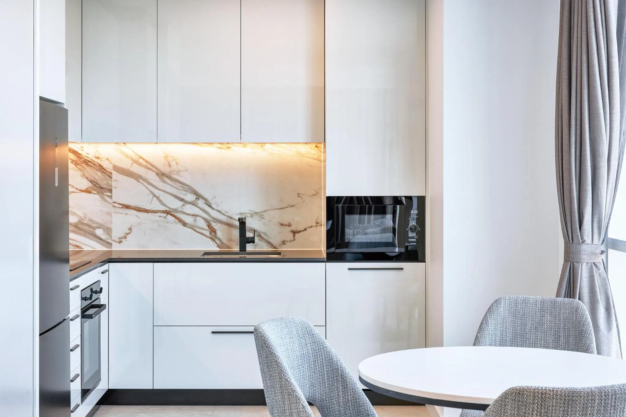 Kitchen or kitchenette in Meriton Suites Liverpool