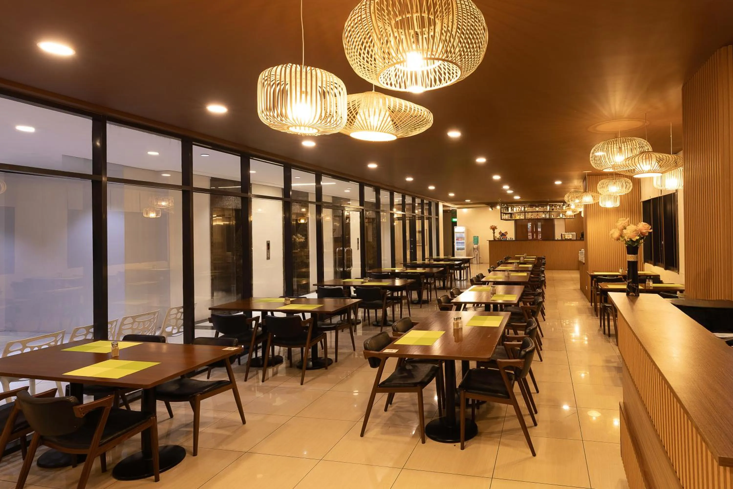 Restaurant/places to eat in Hotel101 - Fort