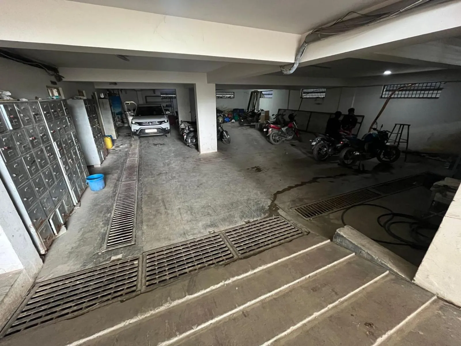 Parking in Western Keys Hotel